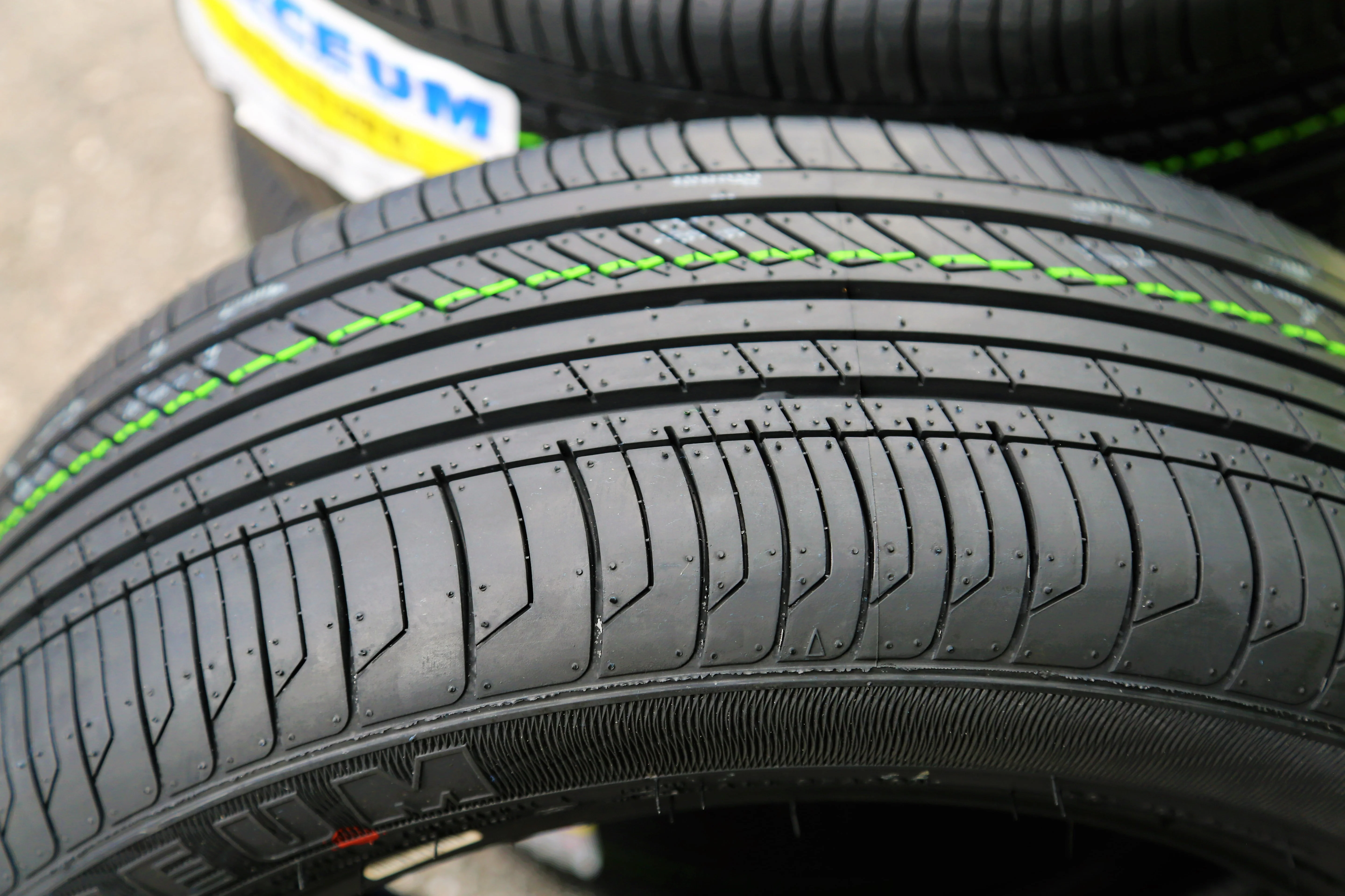 Set of 4 (FOUR) Forceum Ecosa 175/70R13 82H A/S All Season Tires
