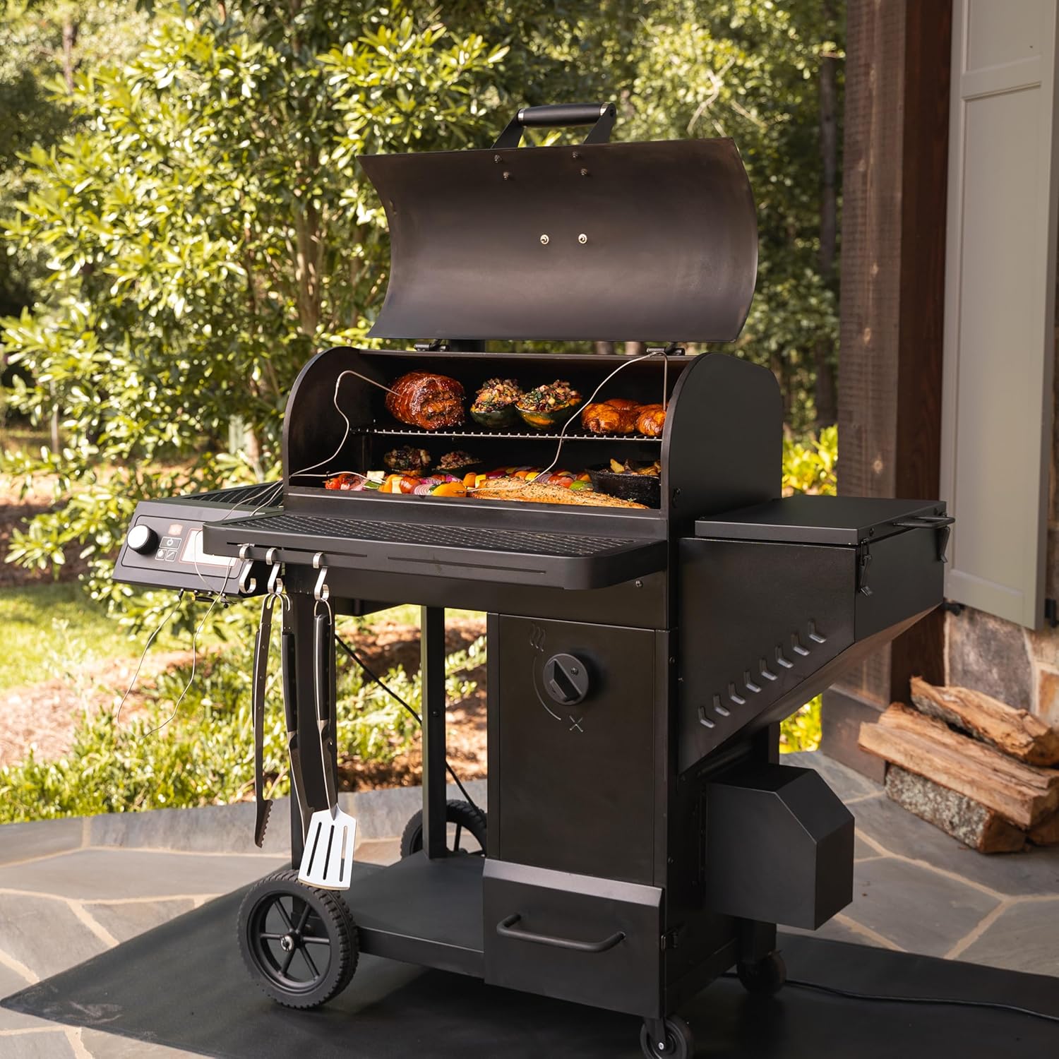 OKLAHOMA JOE'S® Tahoma™ Auto-Feed Charcoal 900 Smoker and Grill, Black Steel, 24203104