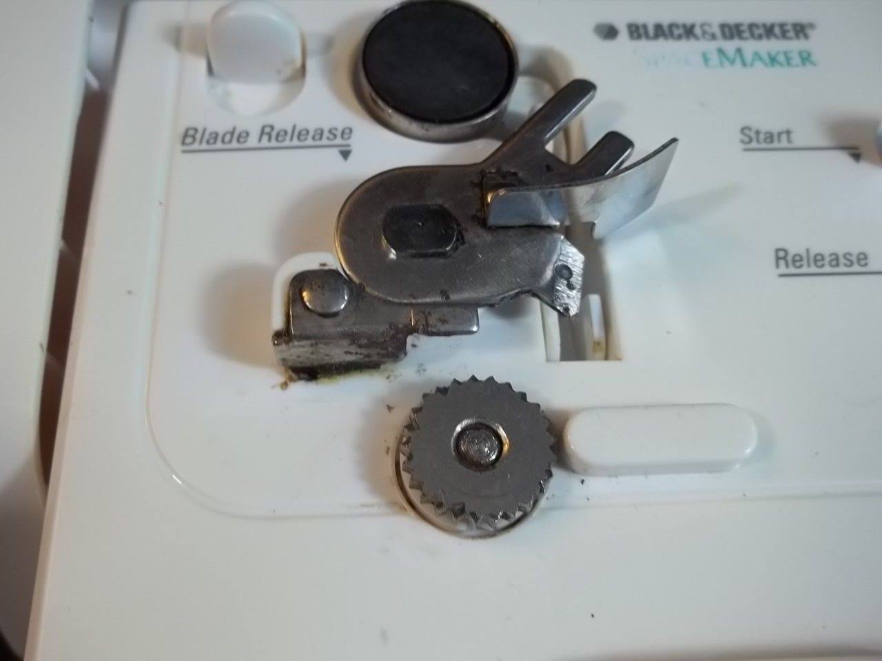 Black u0026 Decker Spacemaker Can Opener White EC600
