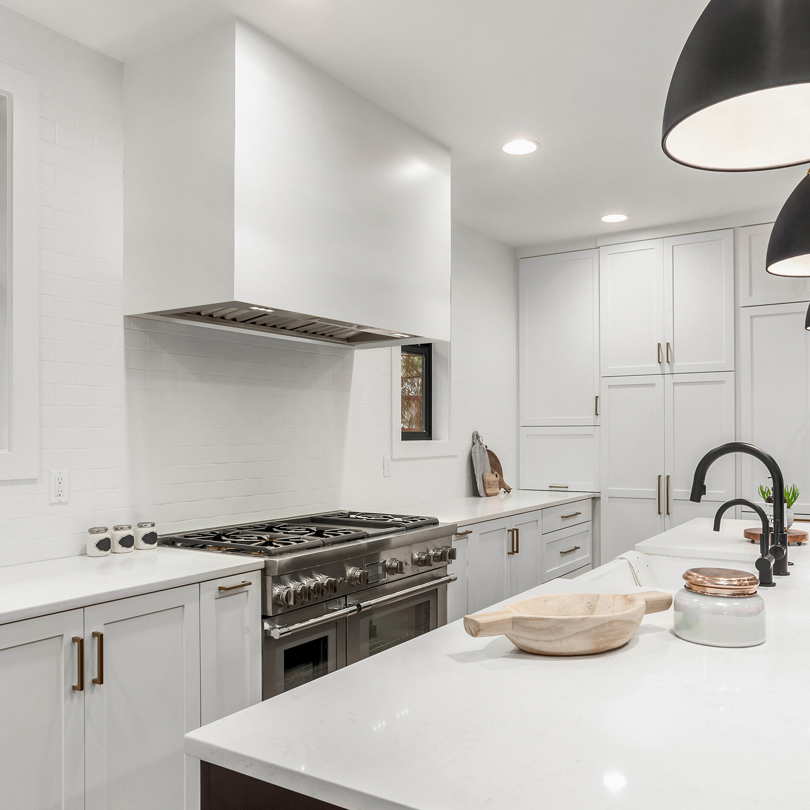 Akicon Stainless Steel Range Hood, Modern Box Kitchen Hood with Powerful Vent Motor, Wall Mount, 30”W*30”H*14D, Signal White