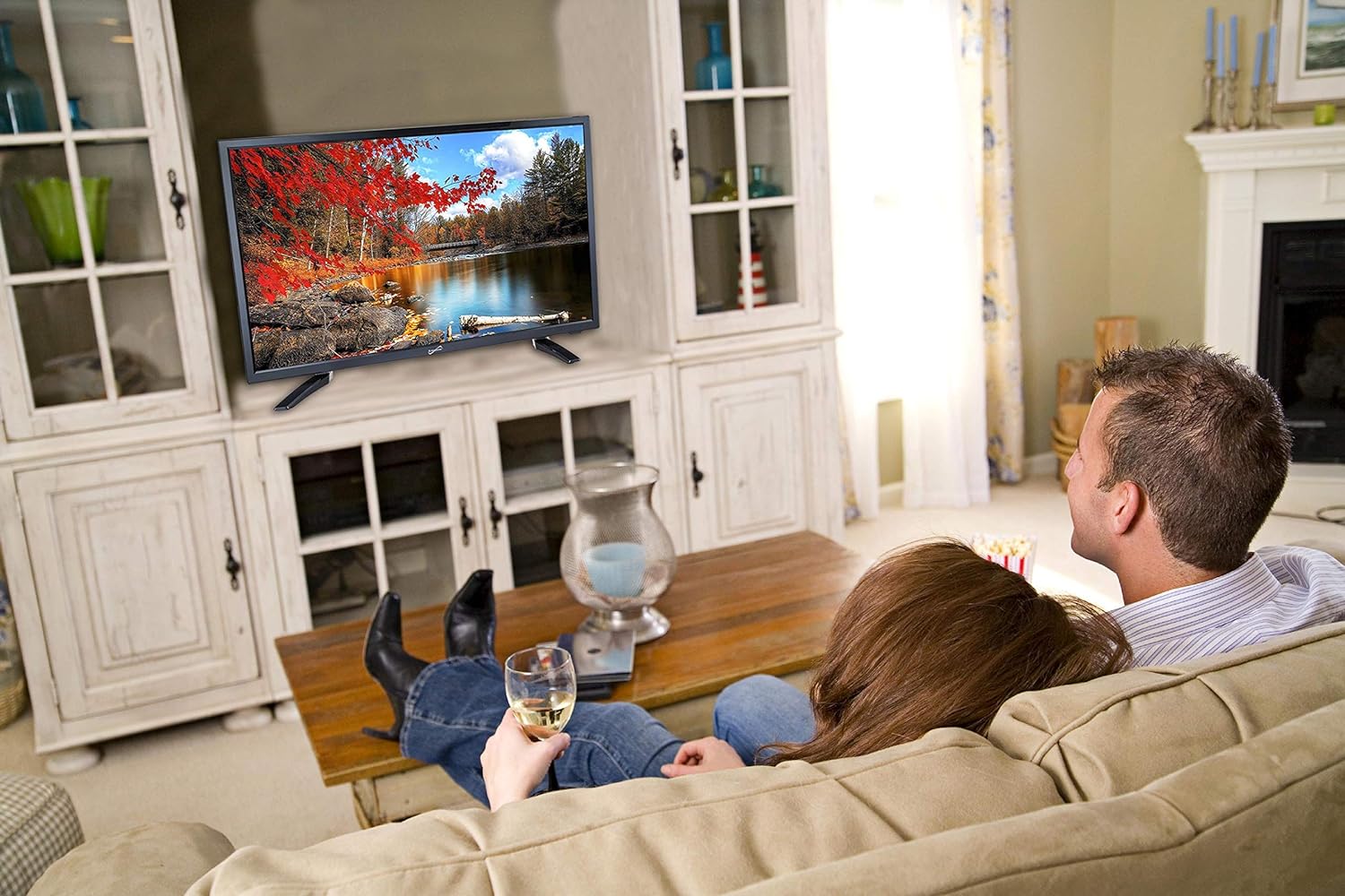 SuperSonic SC-2411 LED Widescreen HDTV & Monitor 24 Flat Screen with USB Compatibility, SD Card Reader, HDMI & AC/DC Input: Built-in Digital Noise Reduction (DC Cable not Included)