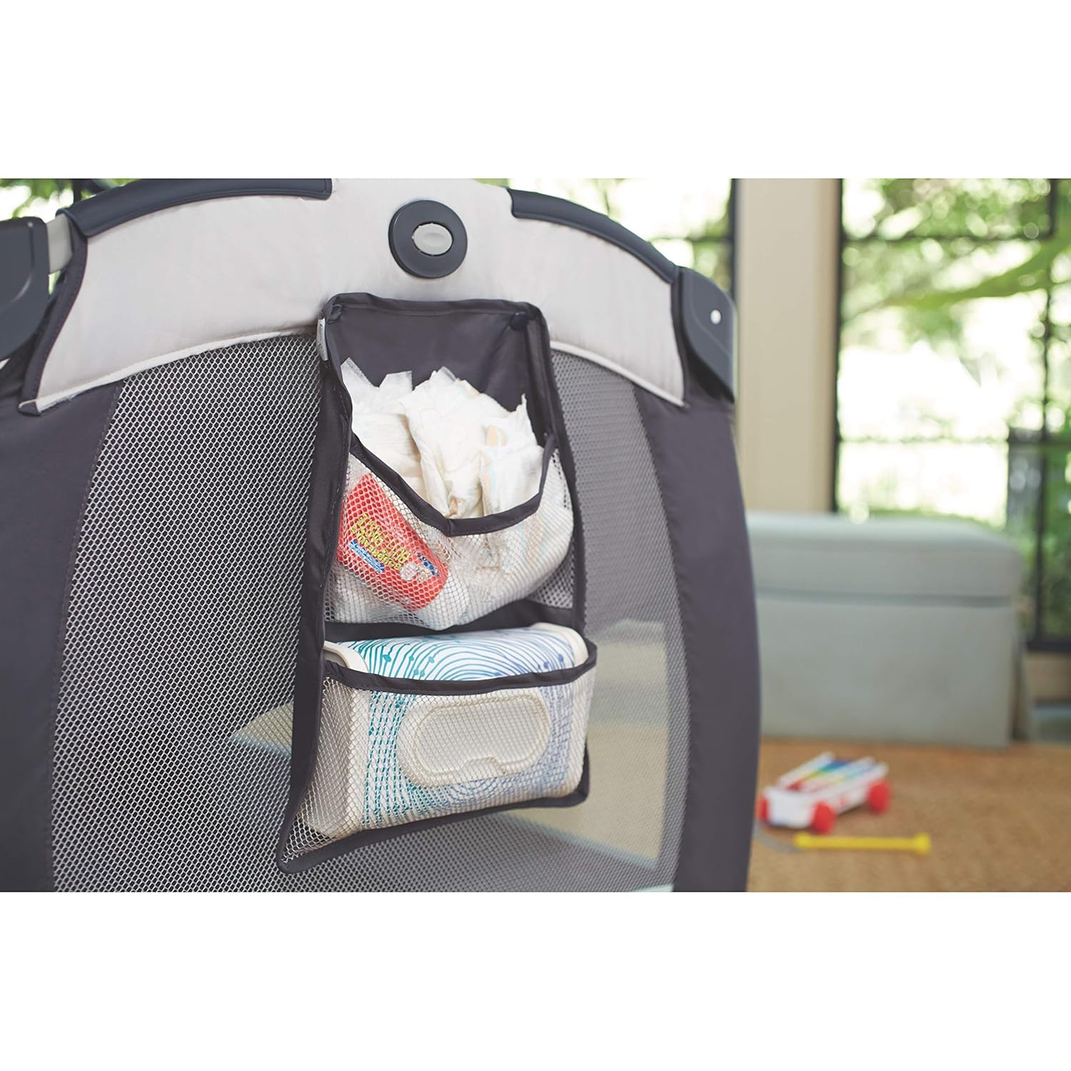 Graco Pack 'n Play Playard with Reversible Seat & Changer LX
