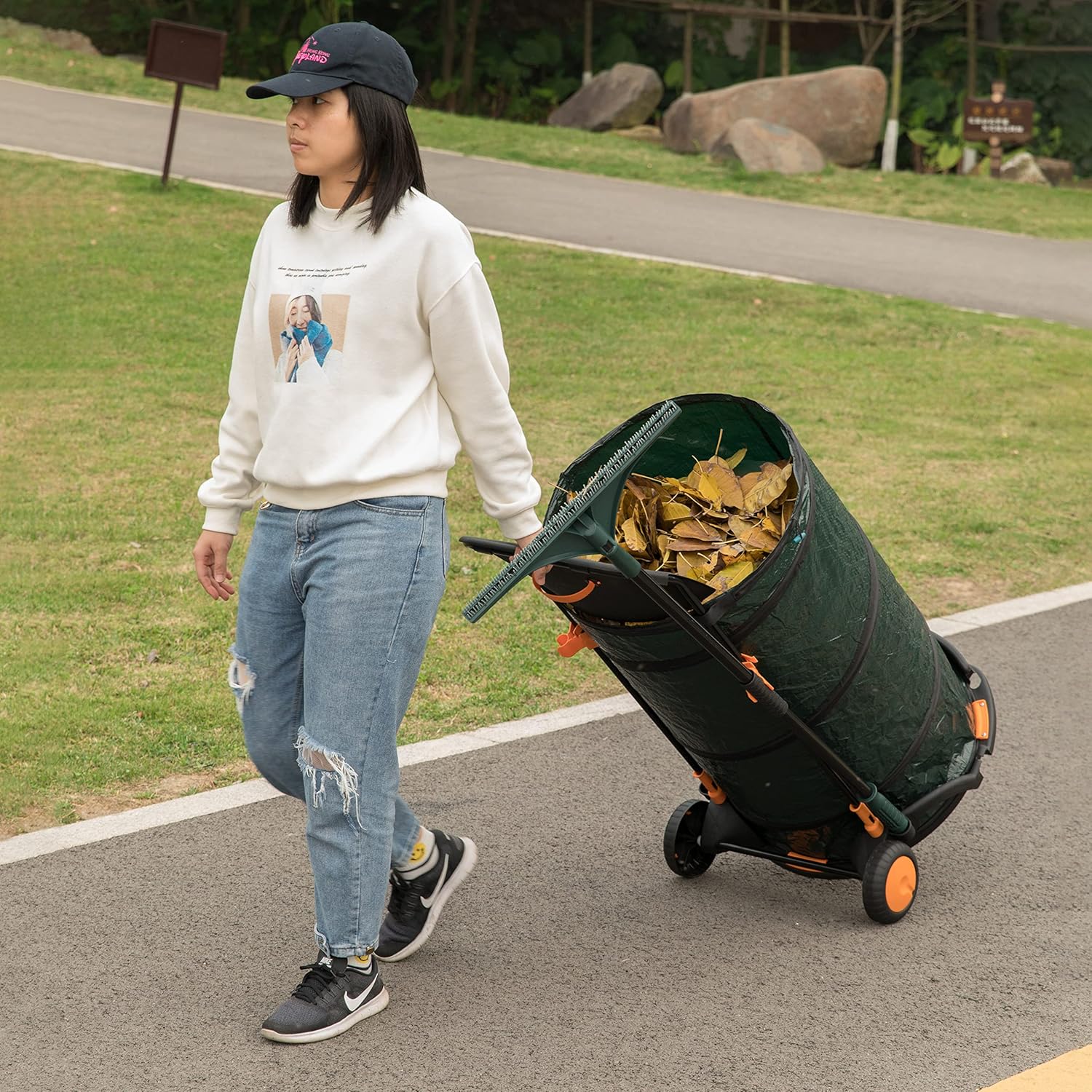 Gardenised All Purpose Garden Cart and Leaf Collector, Bonus Hand Leaf Rakes Included,Green