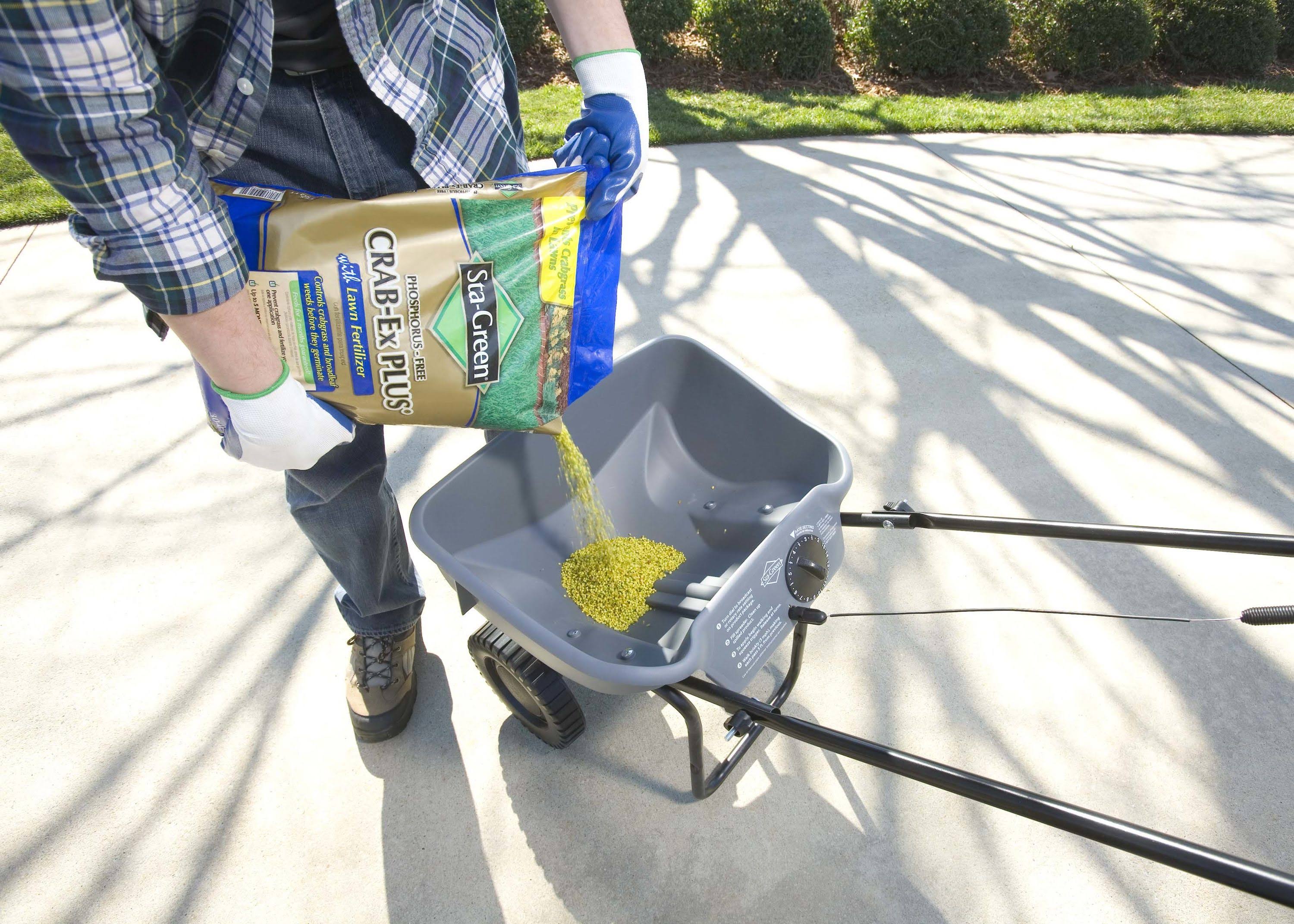 Sta-Green 32-lb Broadcast Spreader 75260