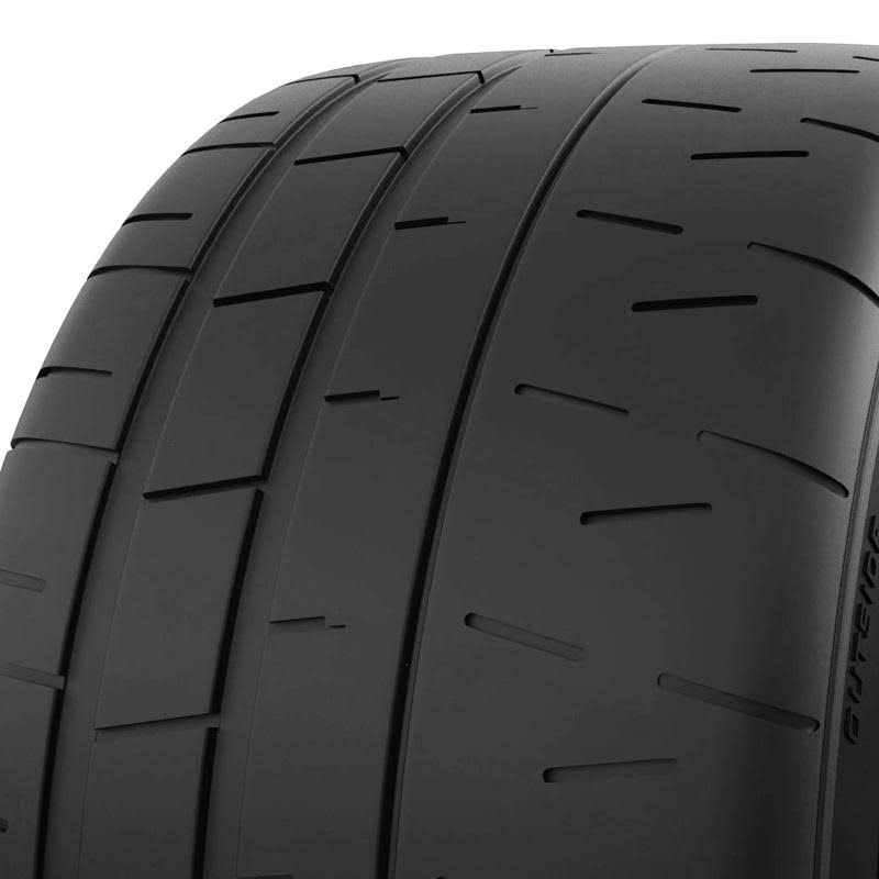 Pirelli P-Zero Trofeo R P305/30R19 Summer Tire