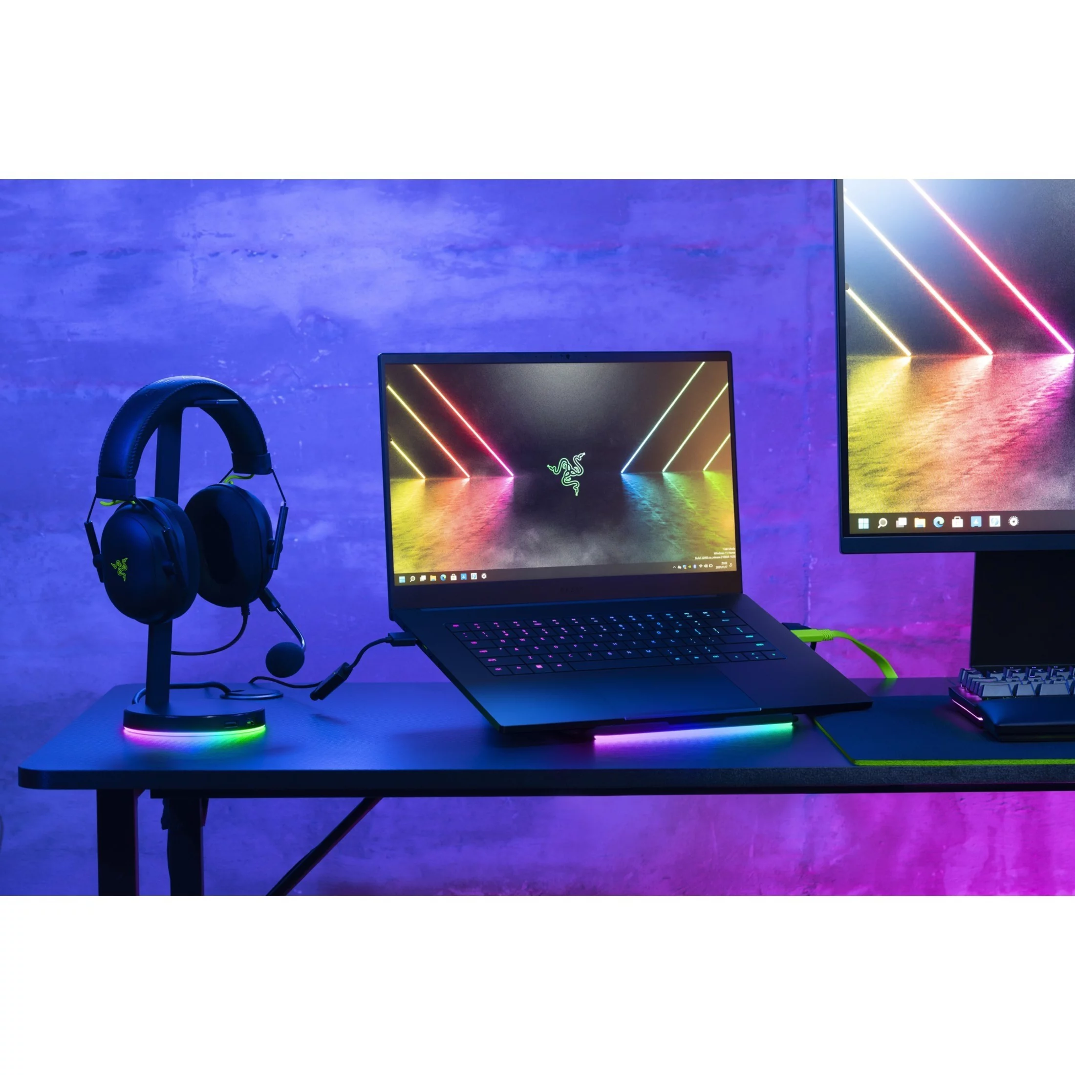 Razer Blade 15 Advanced Edition 15.6" 4K UHD Gaming Laptop, Intel Core i9 i9-12900H, NVIDIA GeForce RTX 3080 Ti 16 GB, 1TB SSD, Windows 11 Home
