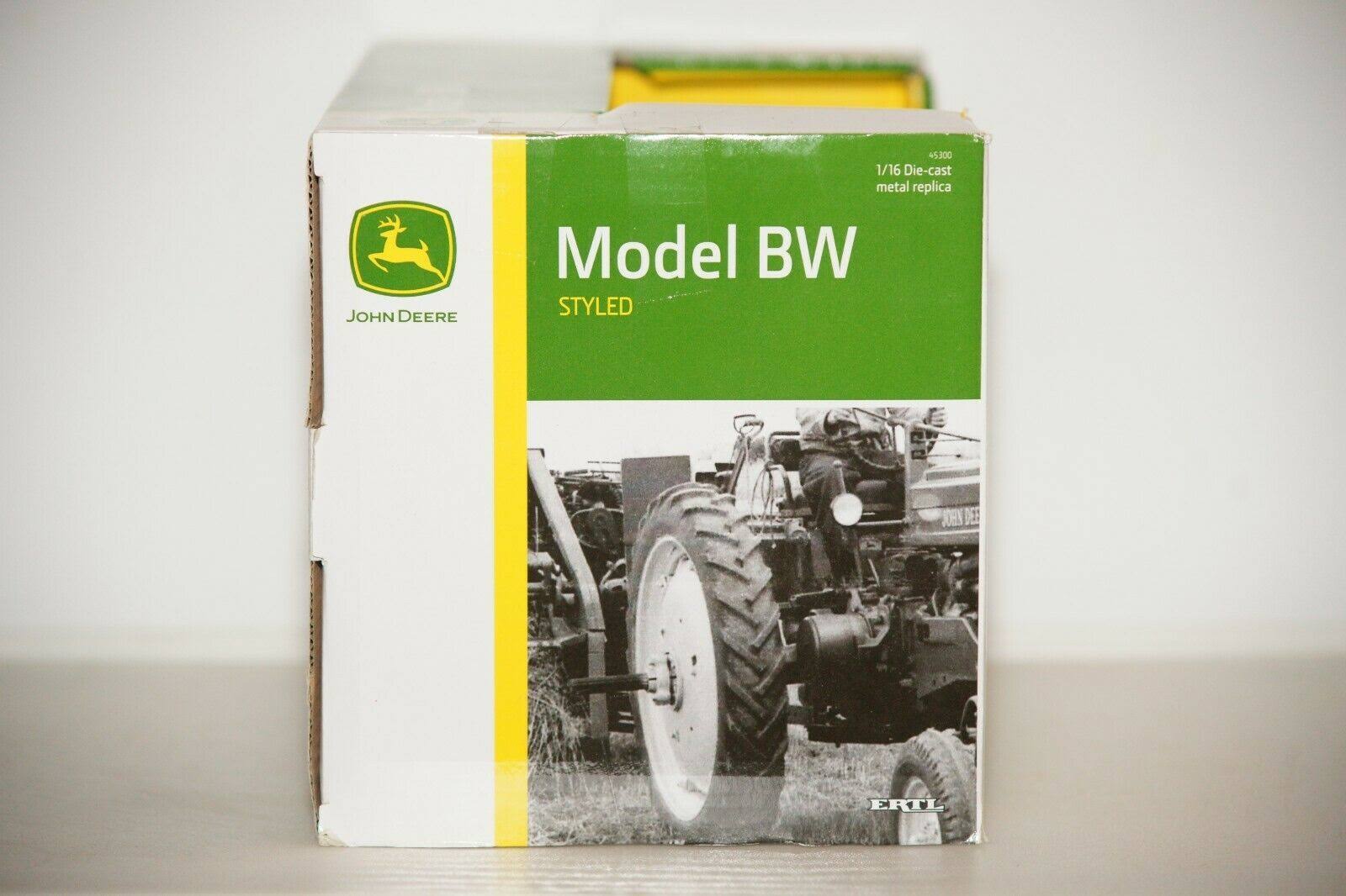 John Deere 1:16 Unstyled Model Tractor