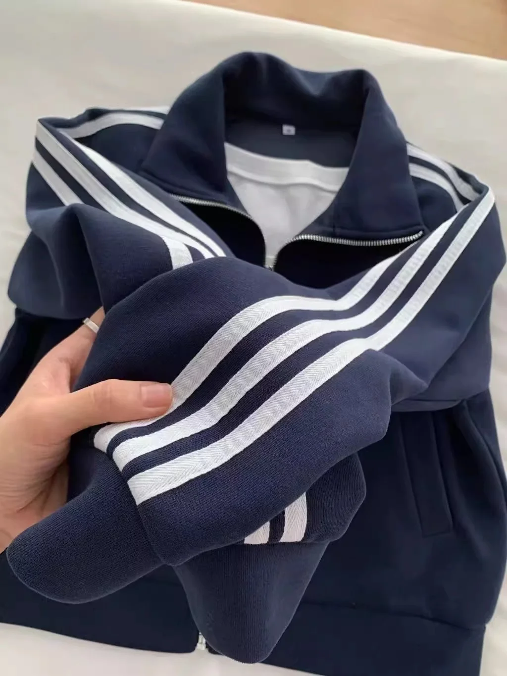 Three-stripe sports sweatshirt jacket