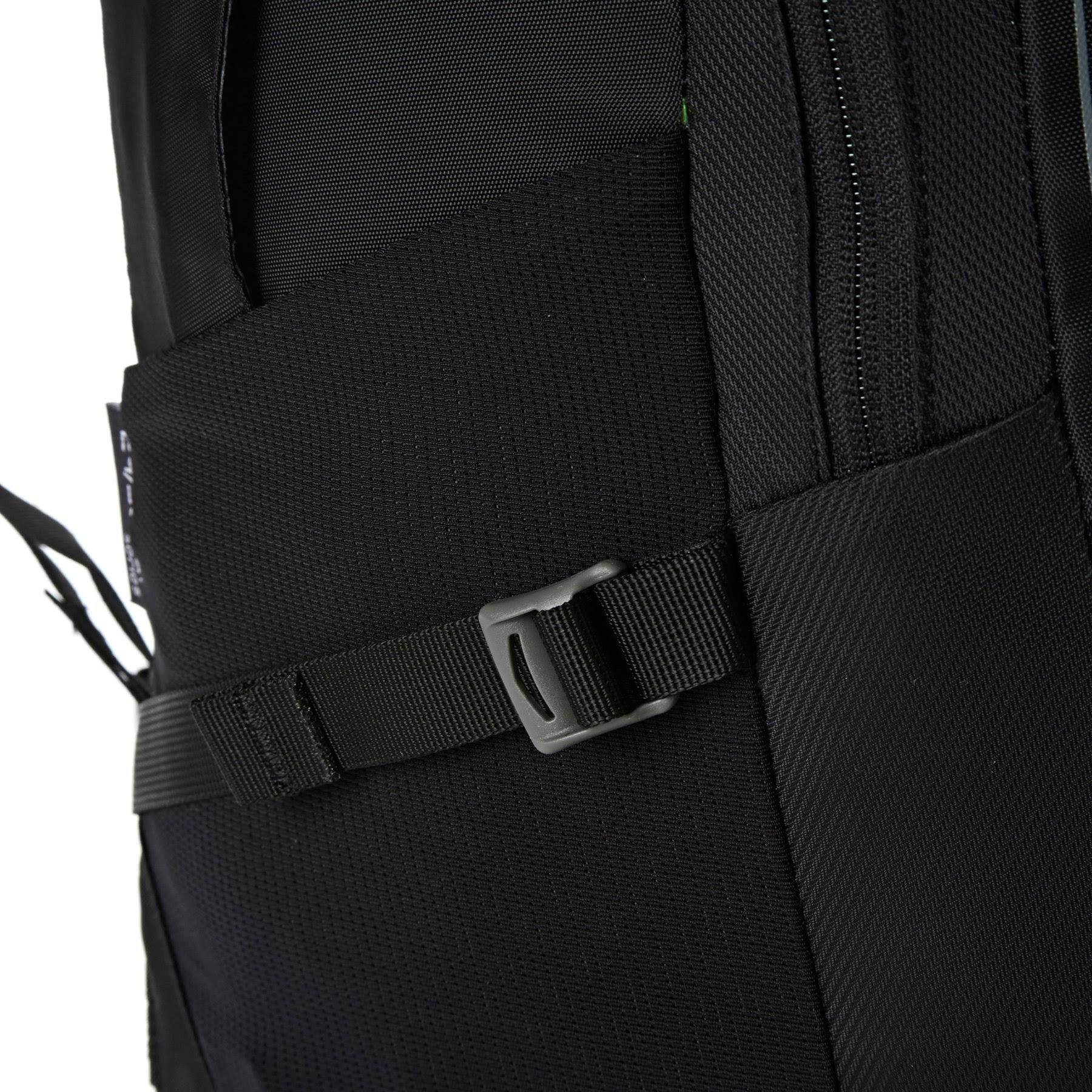 Osprey Quasar Black