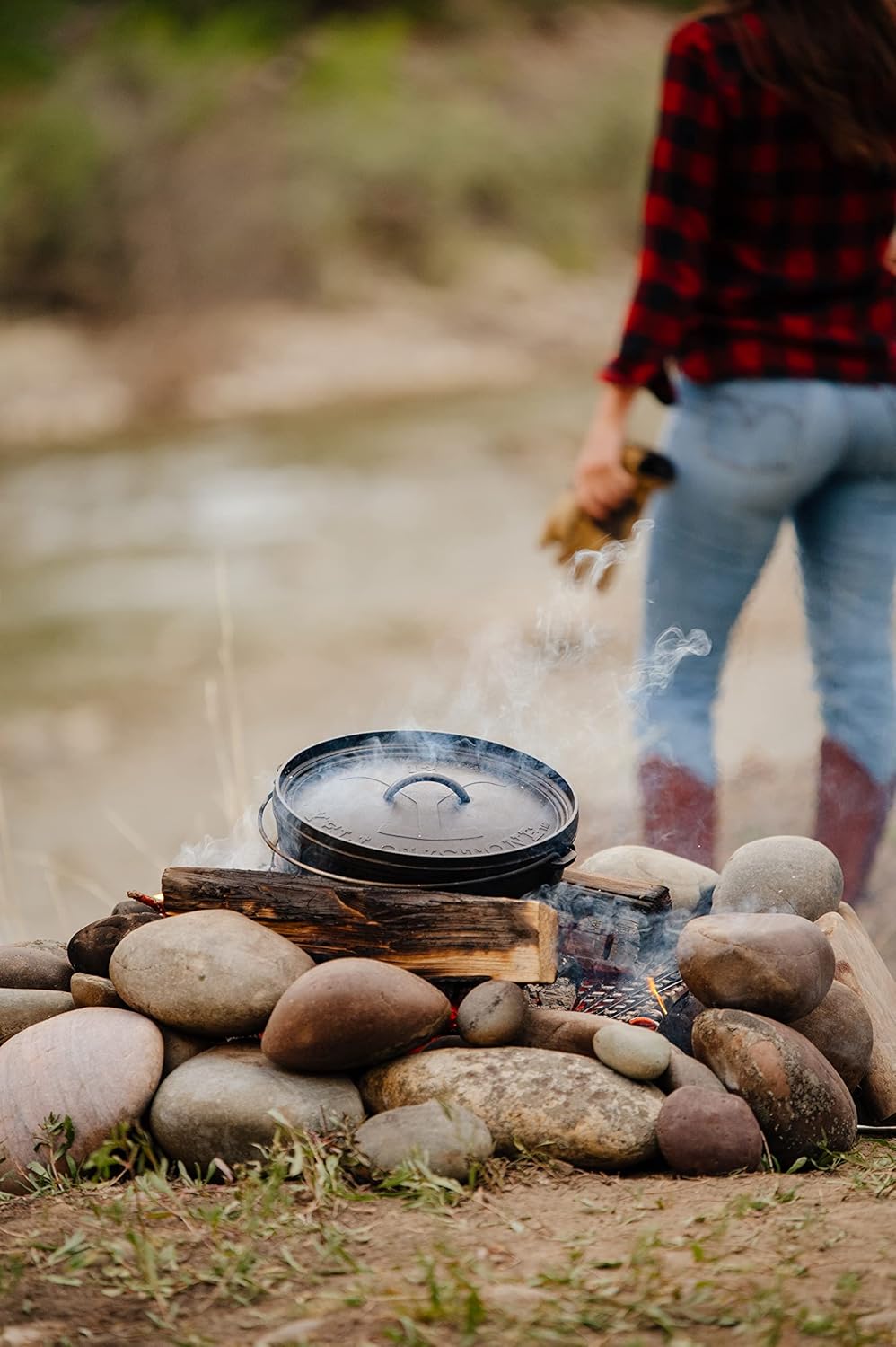 Lodge Yellowstone - 12" Deep Camp Dutch Oven, Power Y Lid, Black