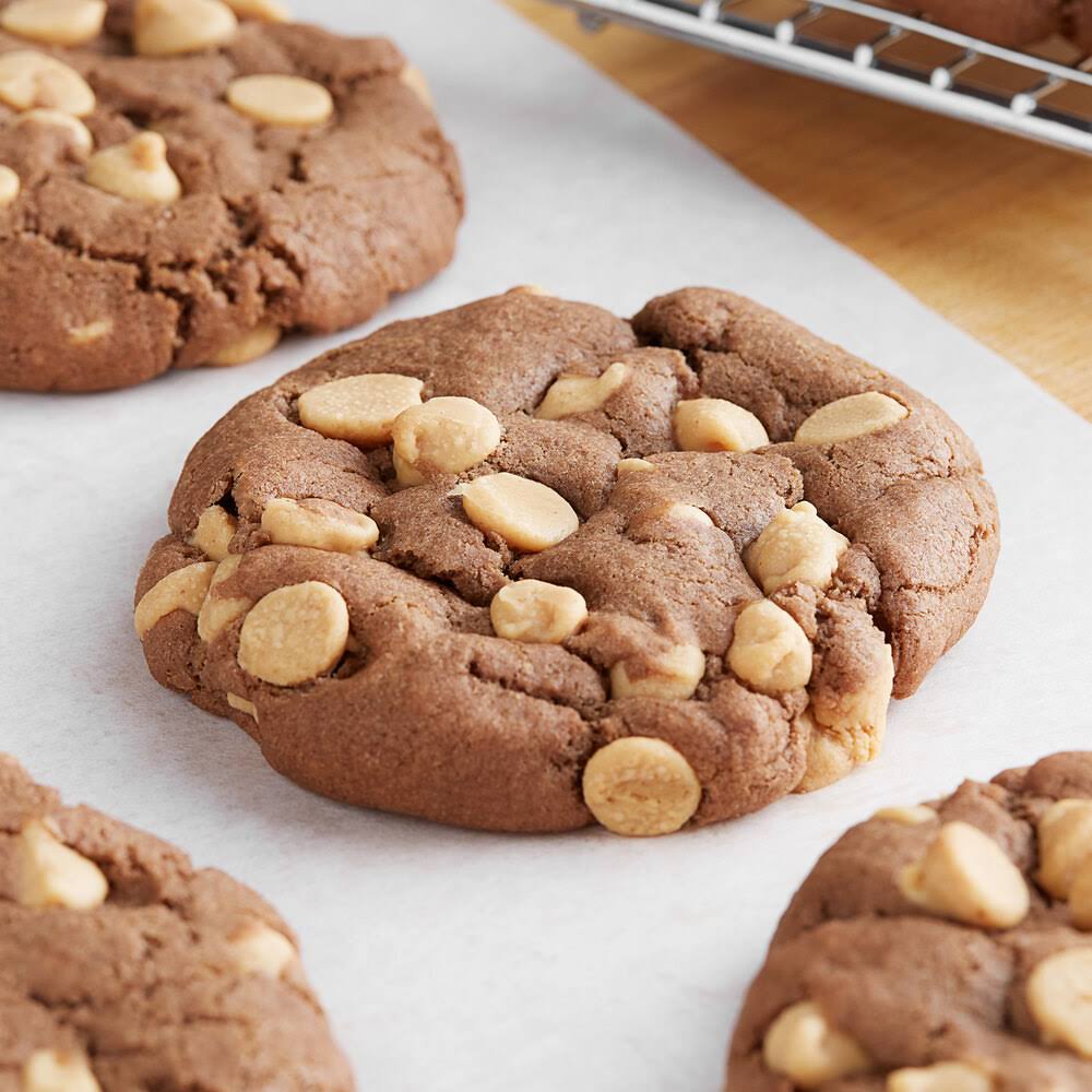 Reese&s 25 lb. Peanut Butter 1m Baking Chips