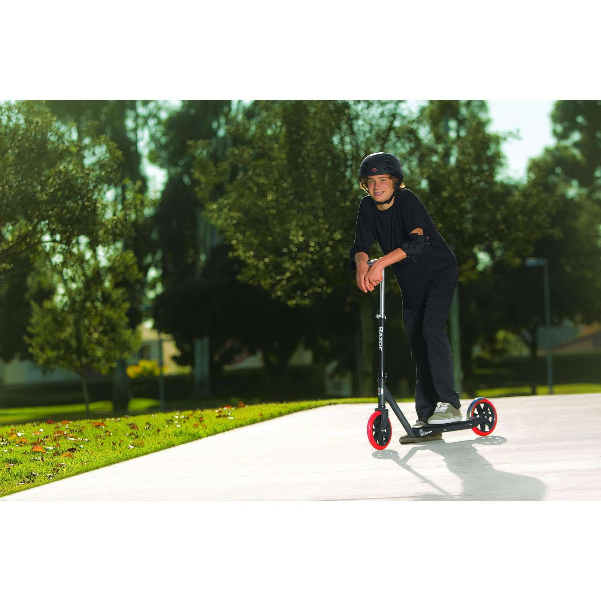 Razor Carbon Lux Kick Scooter Black
