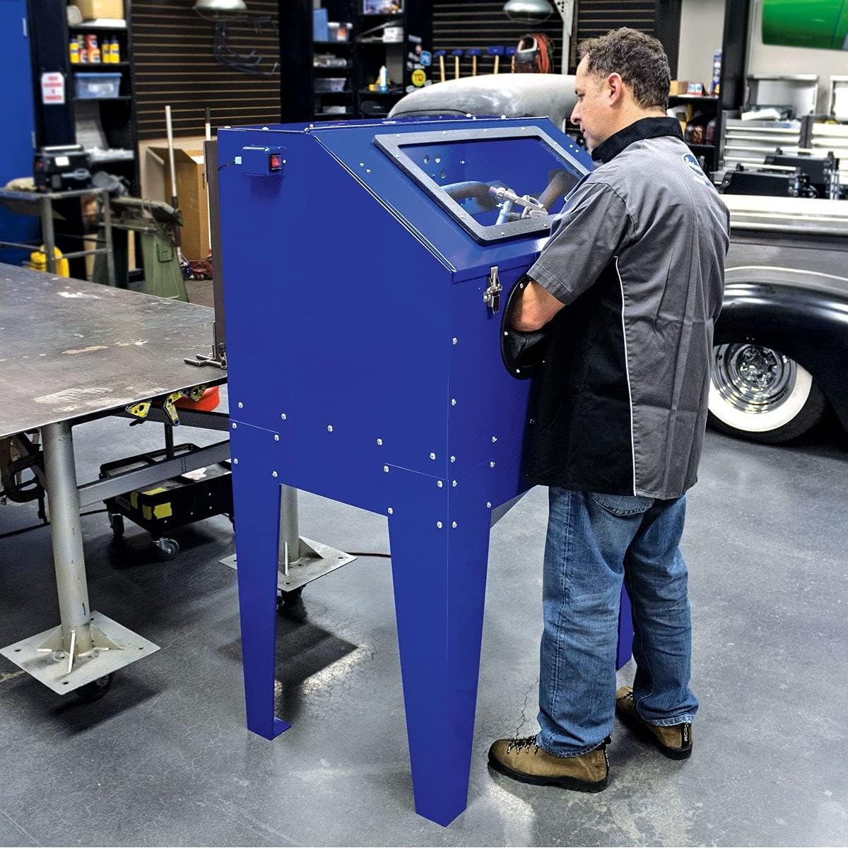 Eastwood B60 Abrasive Media Blast Cabinet Tool Holds Up to 120 Lbs of Media 7 CFM at 90 PSI Air Requirement
