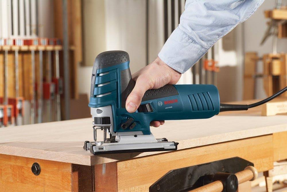 Bosch 7.0 Amp Corded Variable Speed Barrel-Grip Jig Saw JS470EB with Carrying