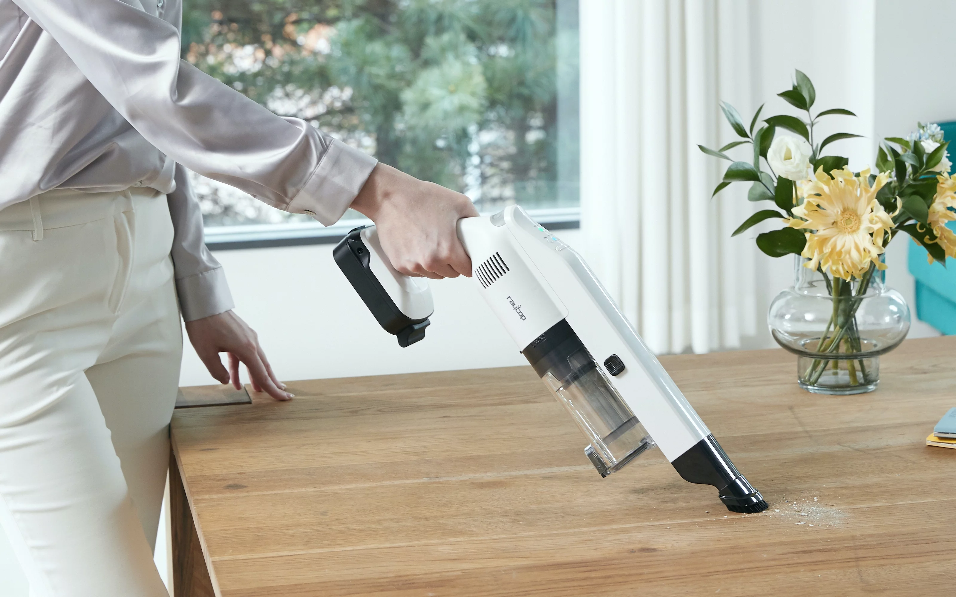 Raycop Omni Air UV+ Cordless Stick Allergen Vacuum