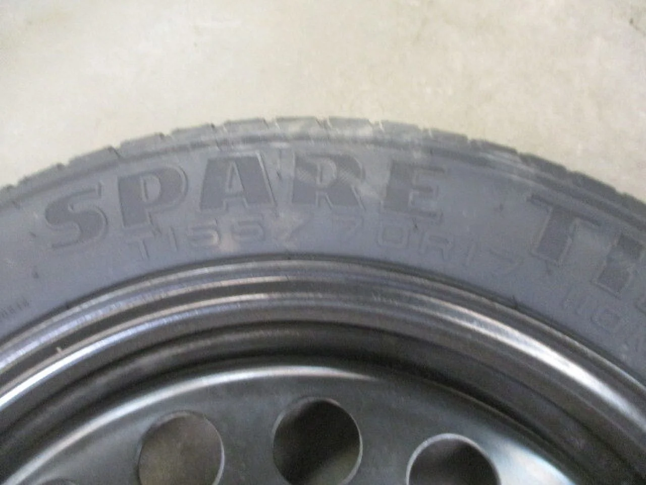 Pre-Owned Ford Escape 17X4 Steel Spare Wheel w/Maxxis Tire T155/70R17 29/32nd OEM LKQ (Good)