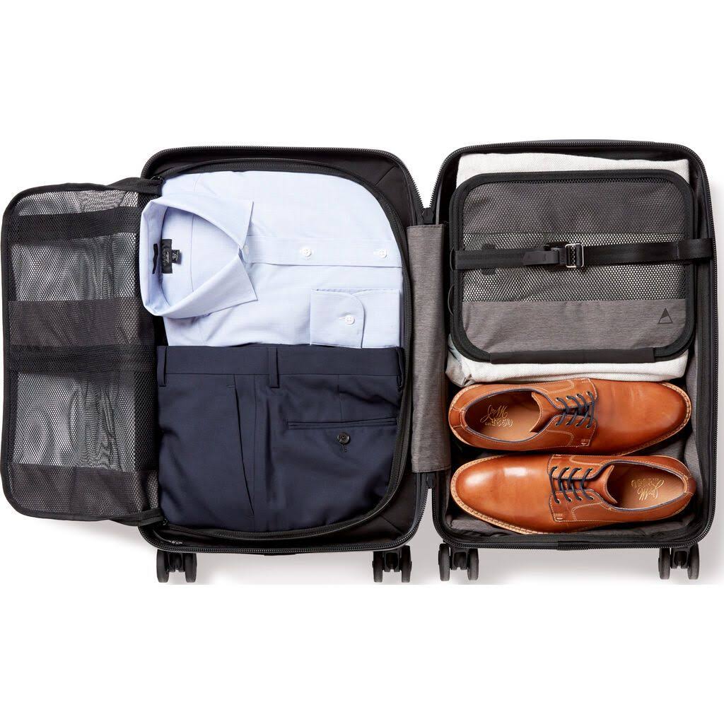 Nomatic - Carry-On Pro 22x22 Spinning Suitcase