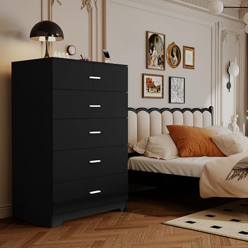 Dresser for Bedroom with Power Outlets Wood 5 Drawer Dresser with Large Storage Space Black Chest of Drawers with Smooth Metal Rail Tall Storage Organizer for Bedroom Living Room Closet