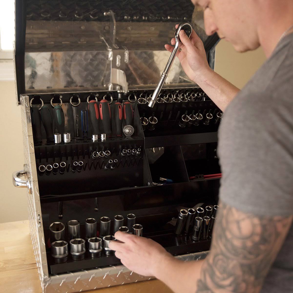 Montezuma SE250AL 26 x 18 in. Aluminum Triangle Toolbox Brite