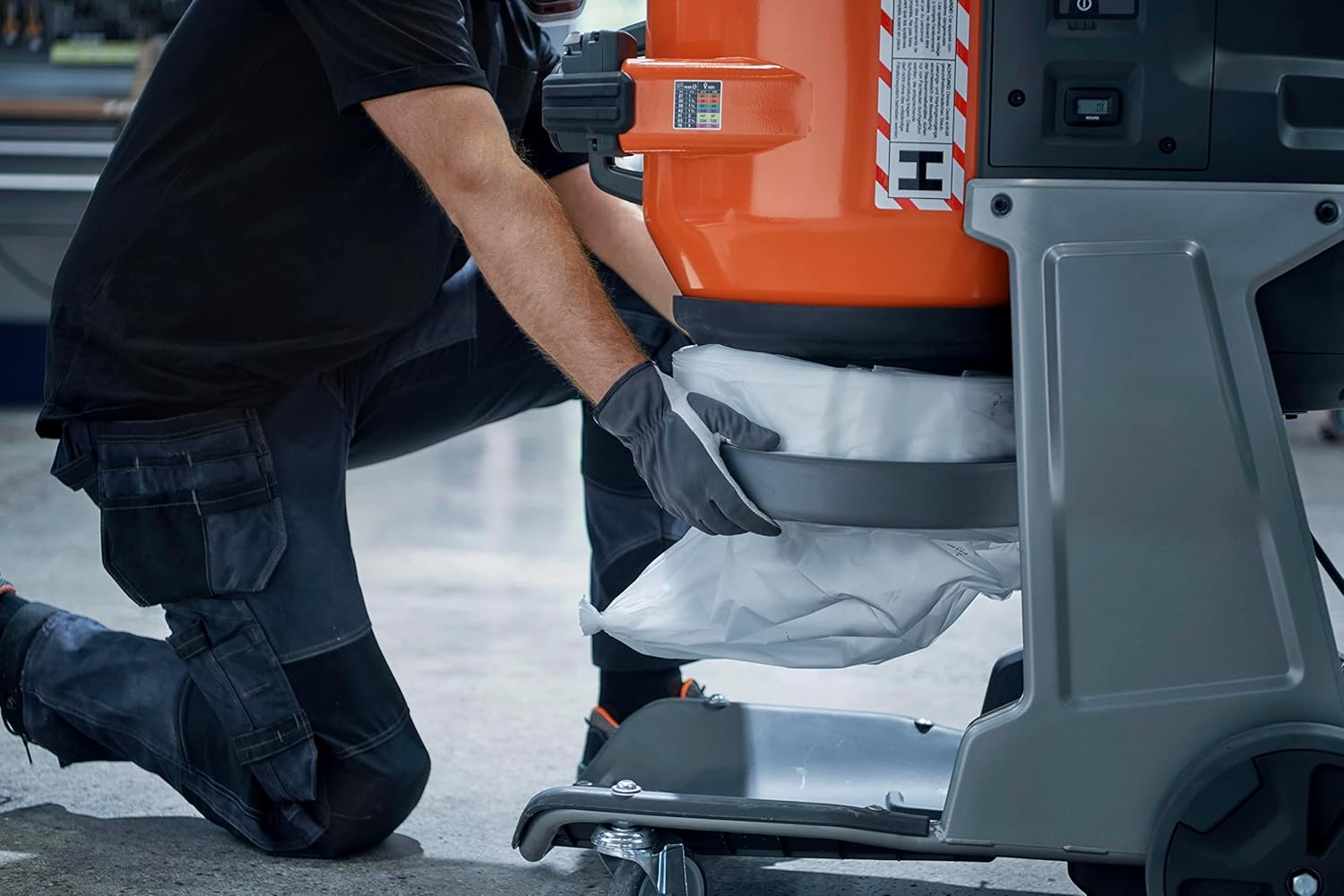 Husqvarna Single Phase HEPA Dust Extractor Vacuum DE110S 120V 970509604