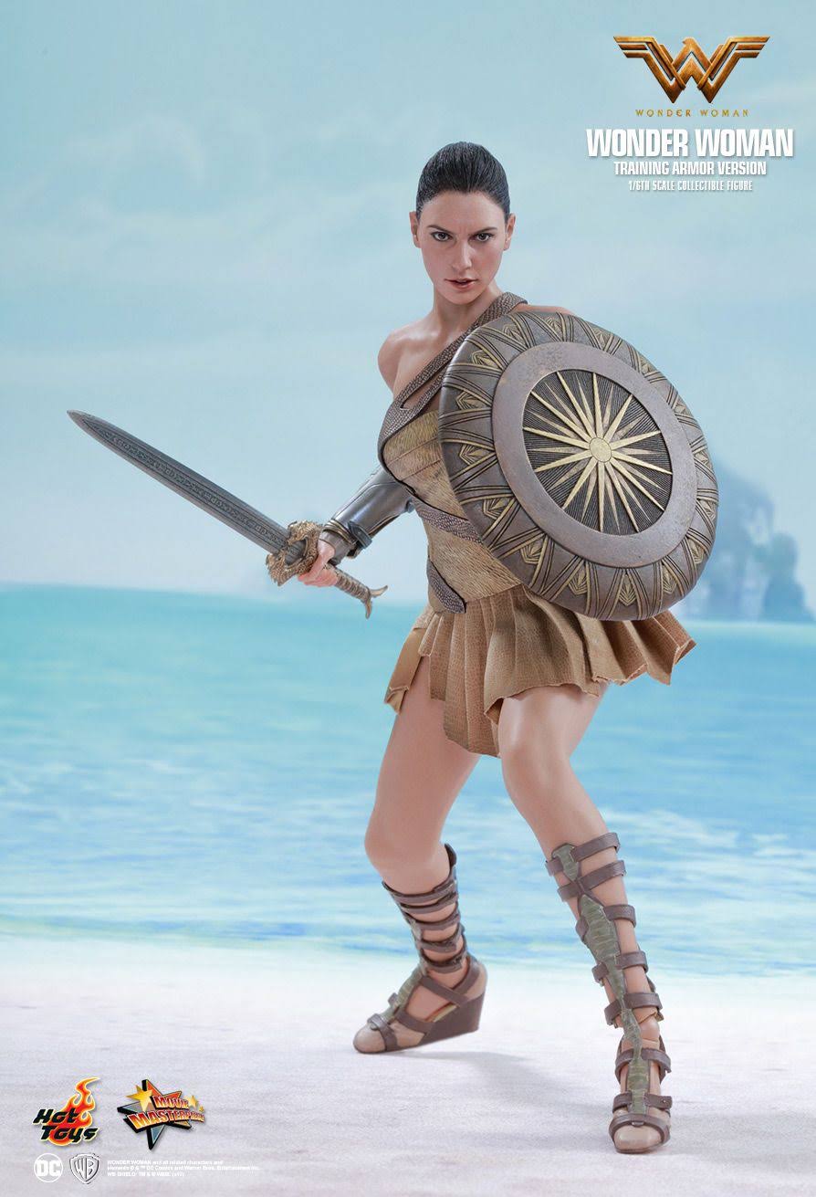 Hot Toys DC Comics Wonder Woman (Training Armor Version) 1/6 Scale Figure