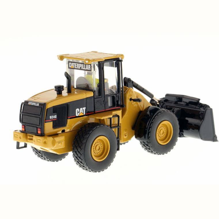 Cat Caterpillar 924G VersaLink Wheel Loader with Work Tools Core Classics Series with Operator 1/50 by Diecast Masters