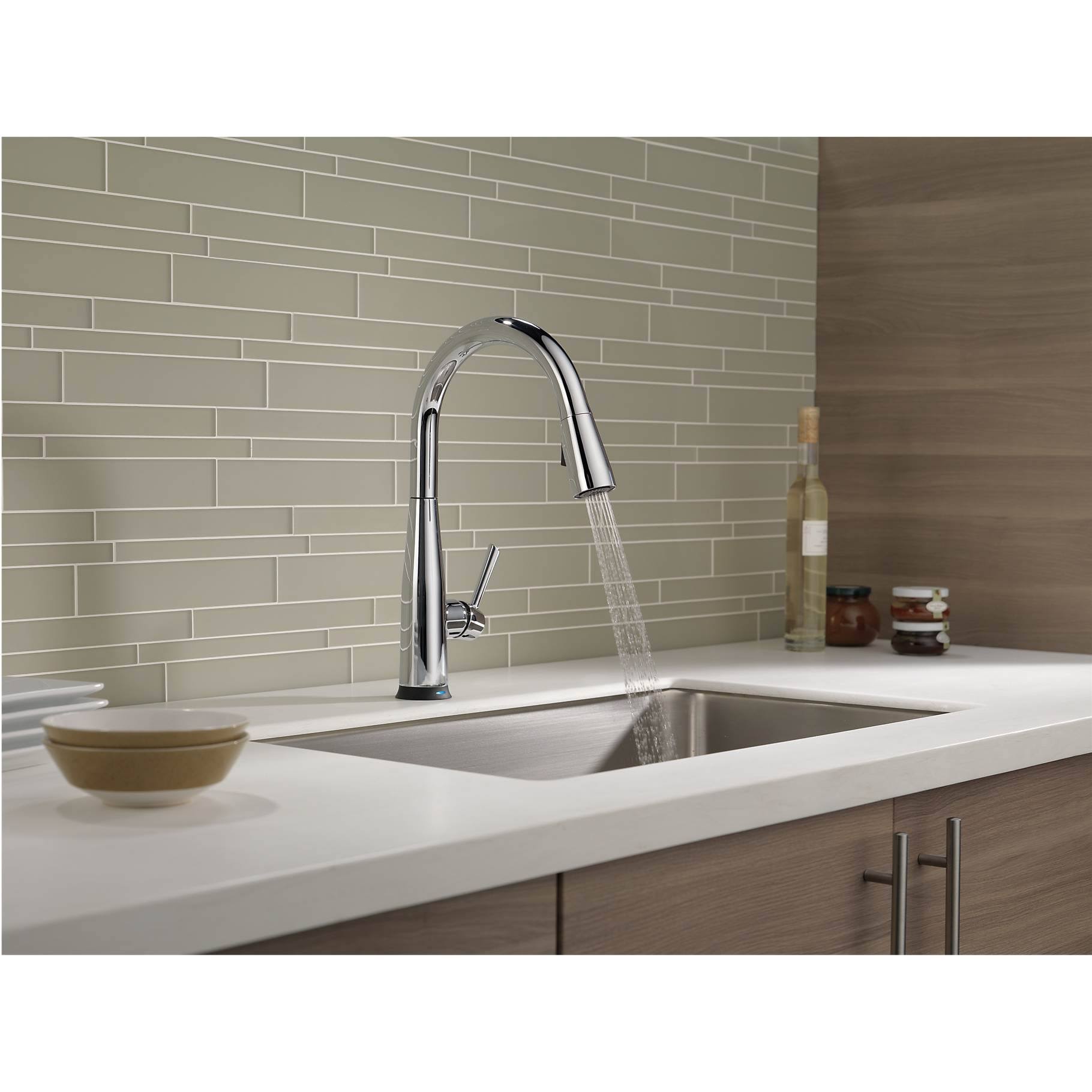 Delta 9113T-DST Essa Single Handle Pull-Down Kitchen Faucet with Touch2O Technology - Chrome