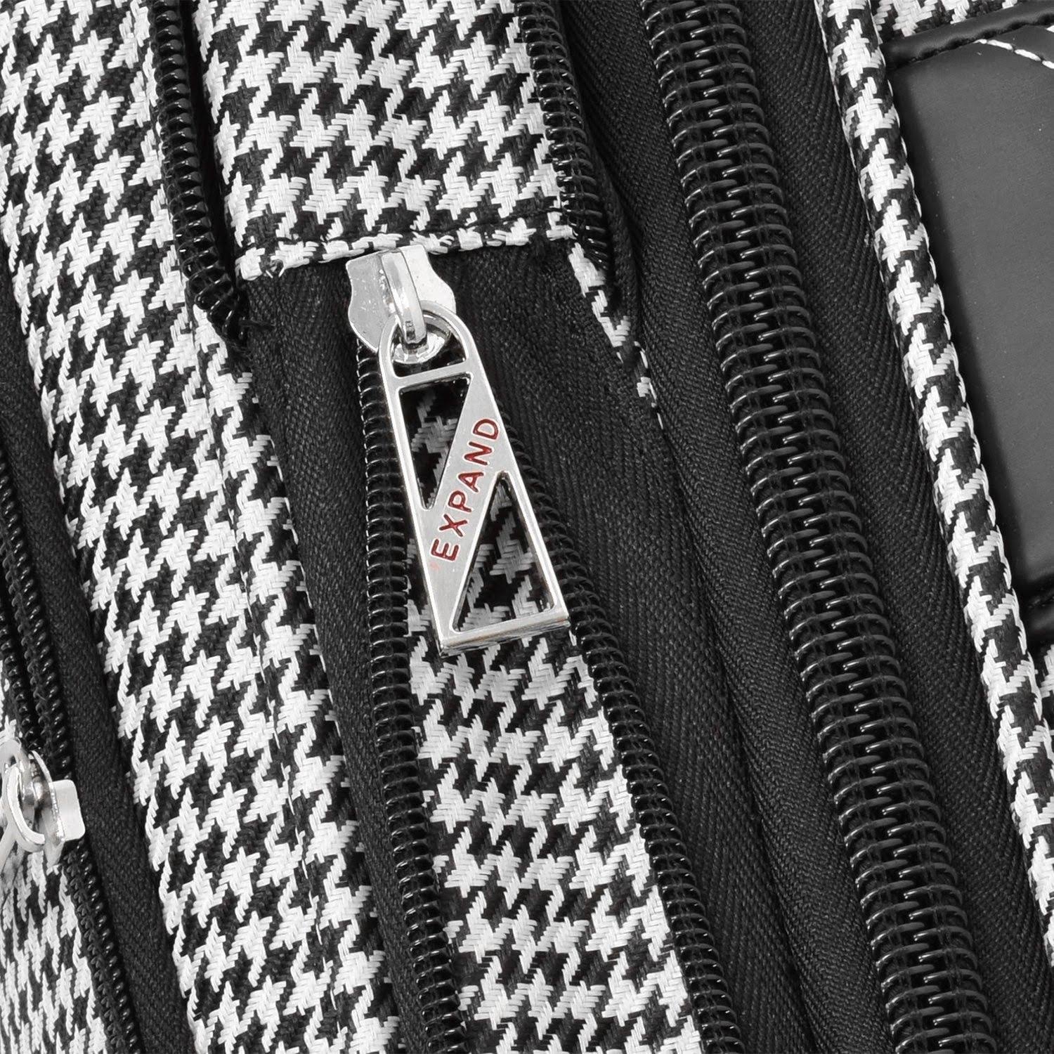 London Fog Cambridge II Carry On Spinner - 20x22 - Black/White