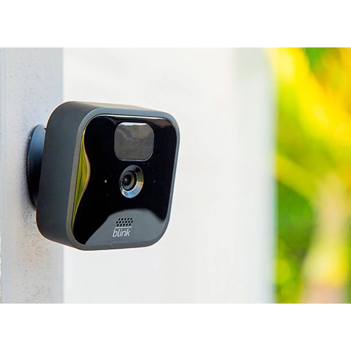 Blink_Outdoor 3 HD Camera System (3rd Gen) with Sync Module 2, Wireless IP/Network Security Camera
