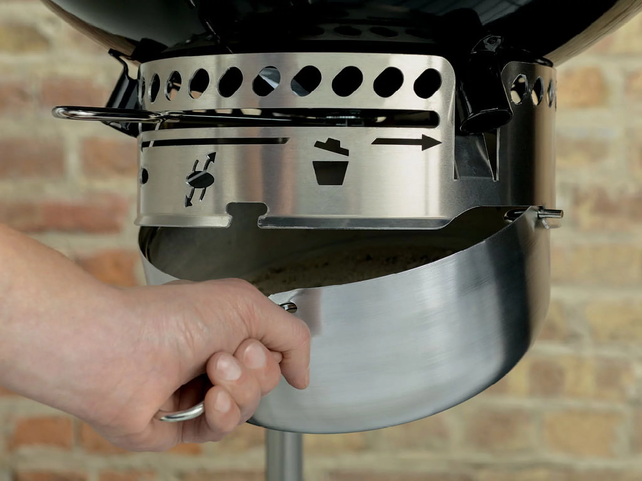 Weber Performer Deluxe 22" Black Charcoal Grill