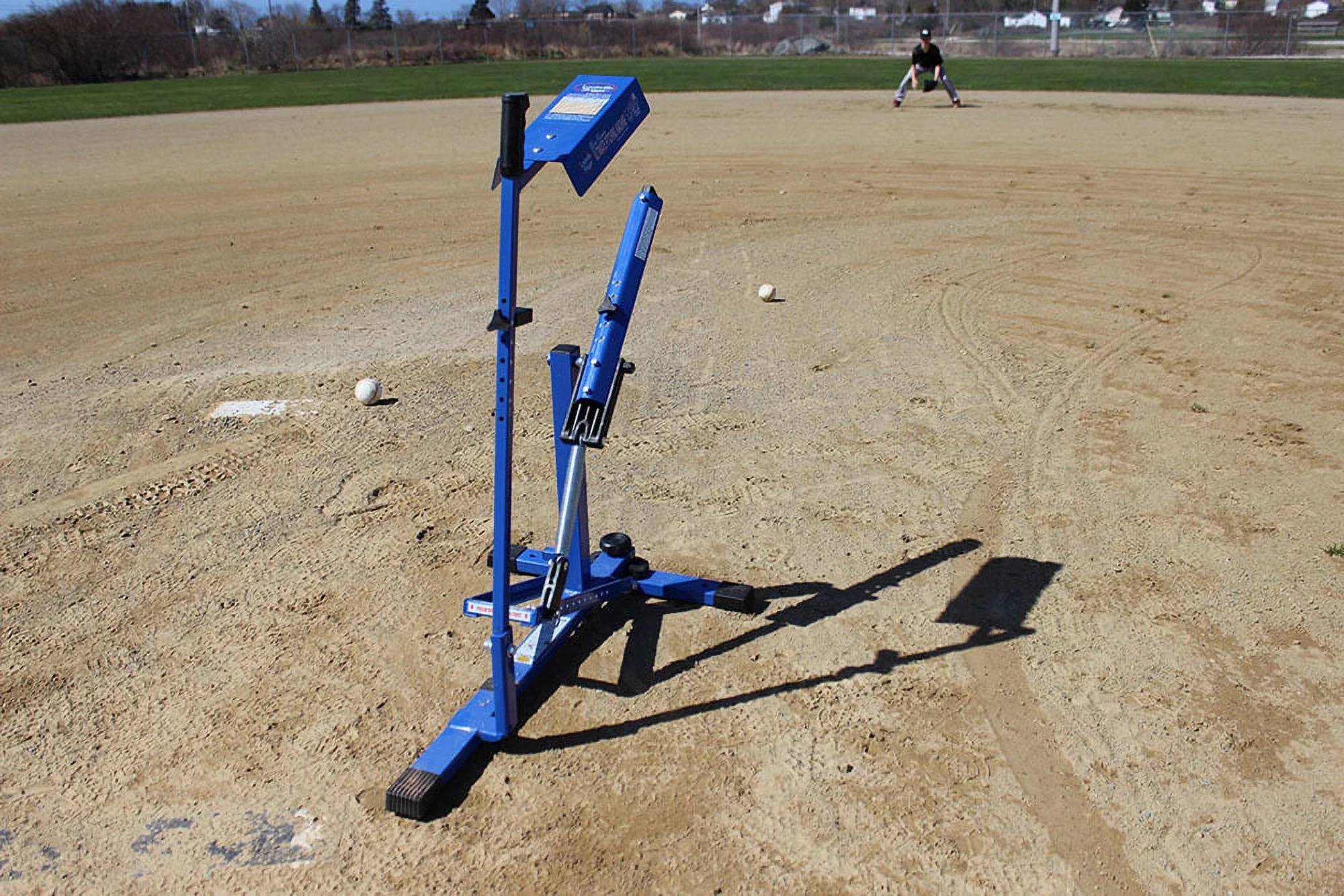 Louisville Slugger Blue Flame Pitching Machine L60111