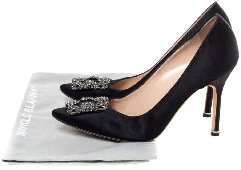 Manolo Blahnik Hangisi 90 Satin Pump, 37.5 / Black