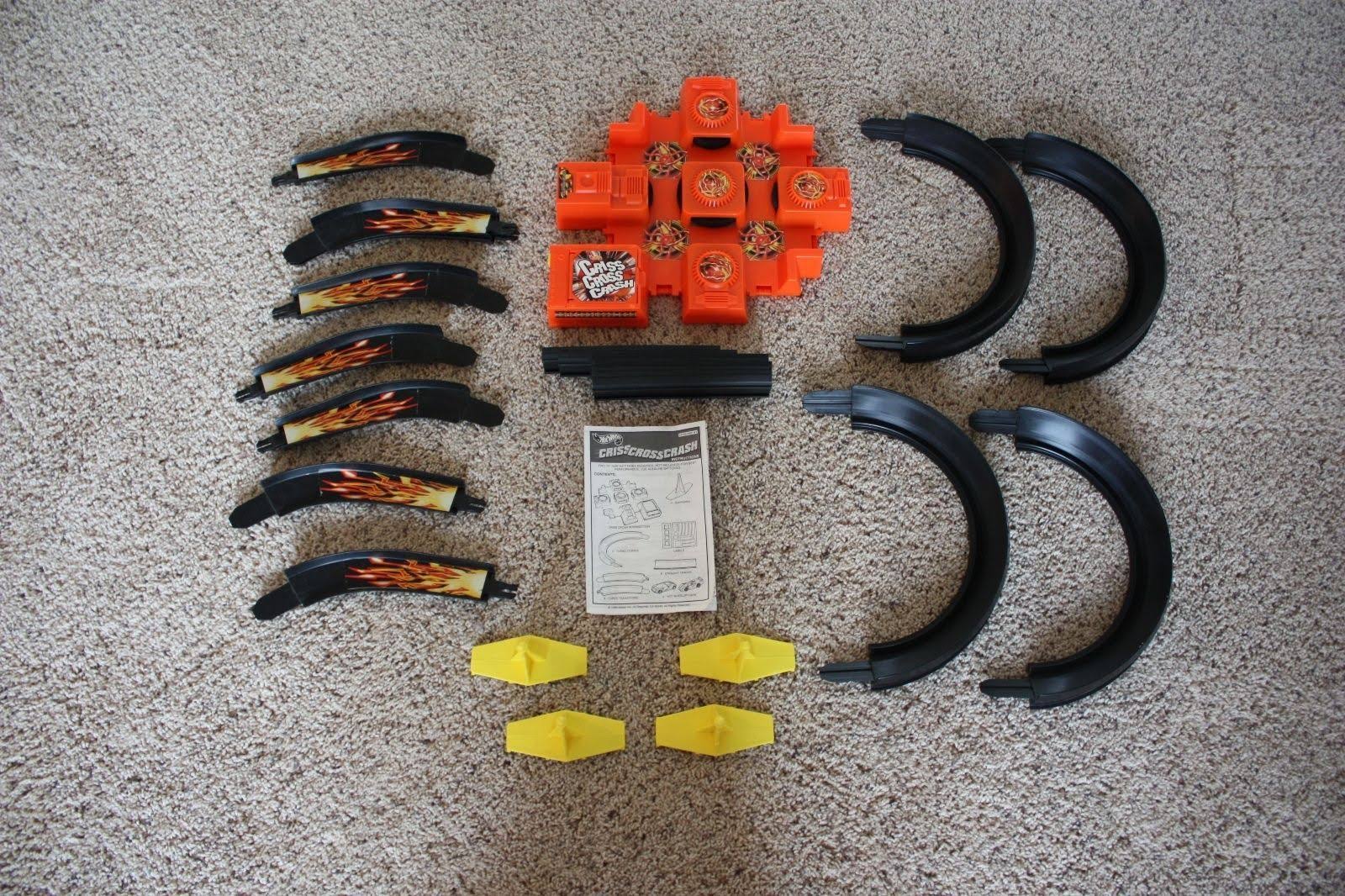 Hot Wheels Criss Cross Crash Track Set