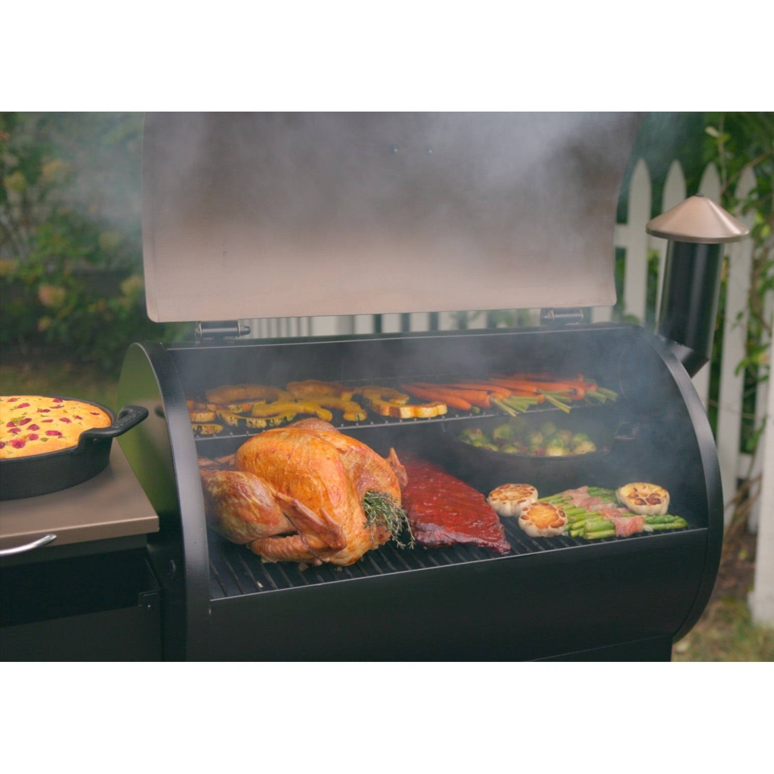 Cuisinart CPG-6000 Deluxe Wood Pellet Grill and Smoker