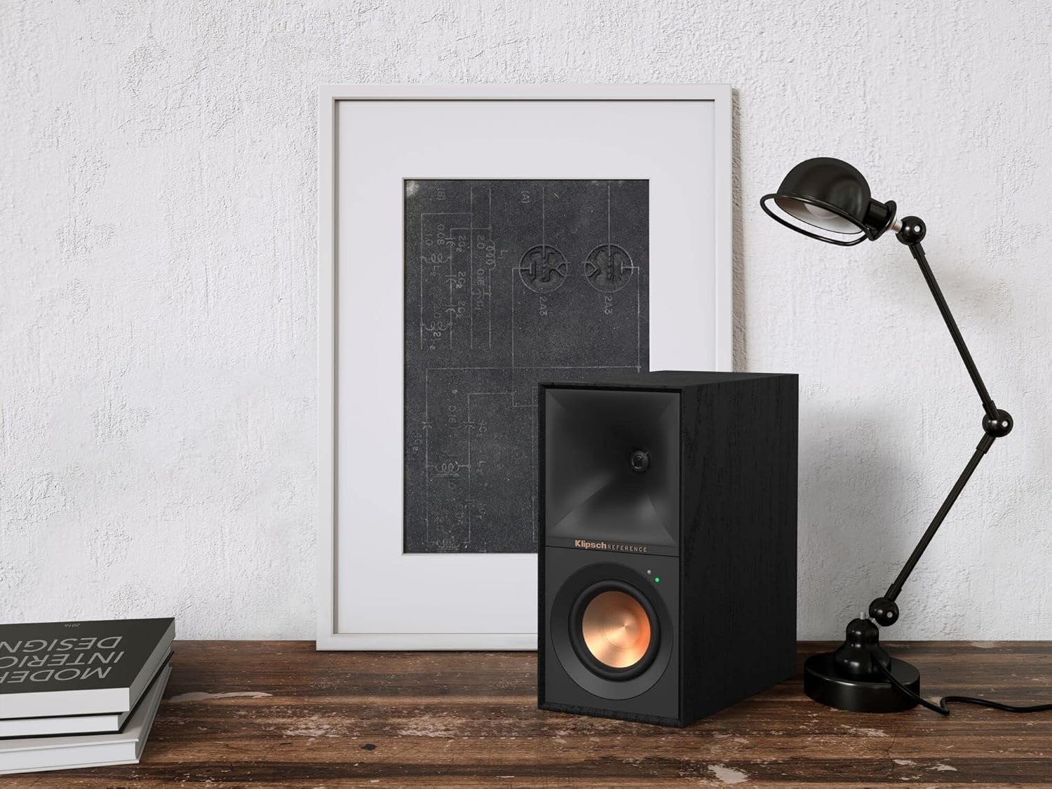 Klipsch Reference R-40PM Powered Bookshelf Speakers - 90-Degree x 90-Degree Tractrix Horn - Linear Travel Suspension - Sleek, Modern Appearance (Renewed)