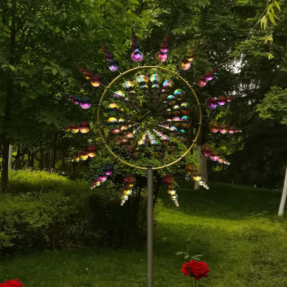 Unique and Magical Metal Windmill - 3D Wind Kinetic Sculpture - Wind Catchers Metal Outdoor Patio Decoration - Metal Wind Spinners Suitable for Outdoor Garden (Round-Silver)