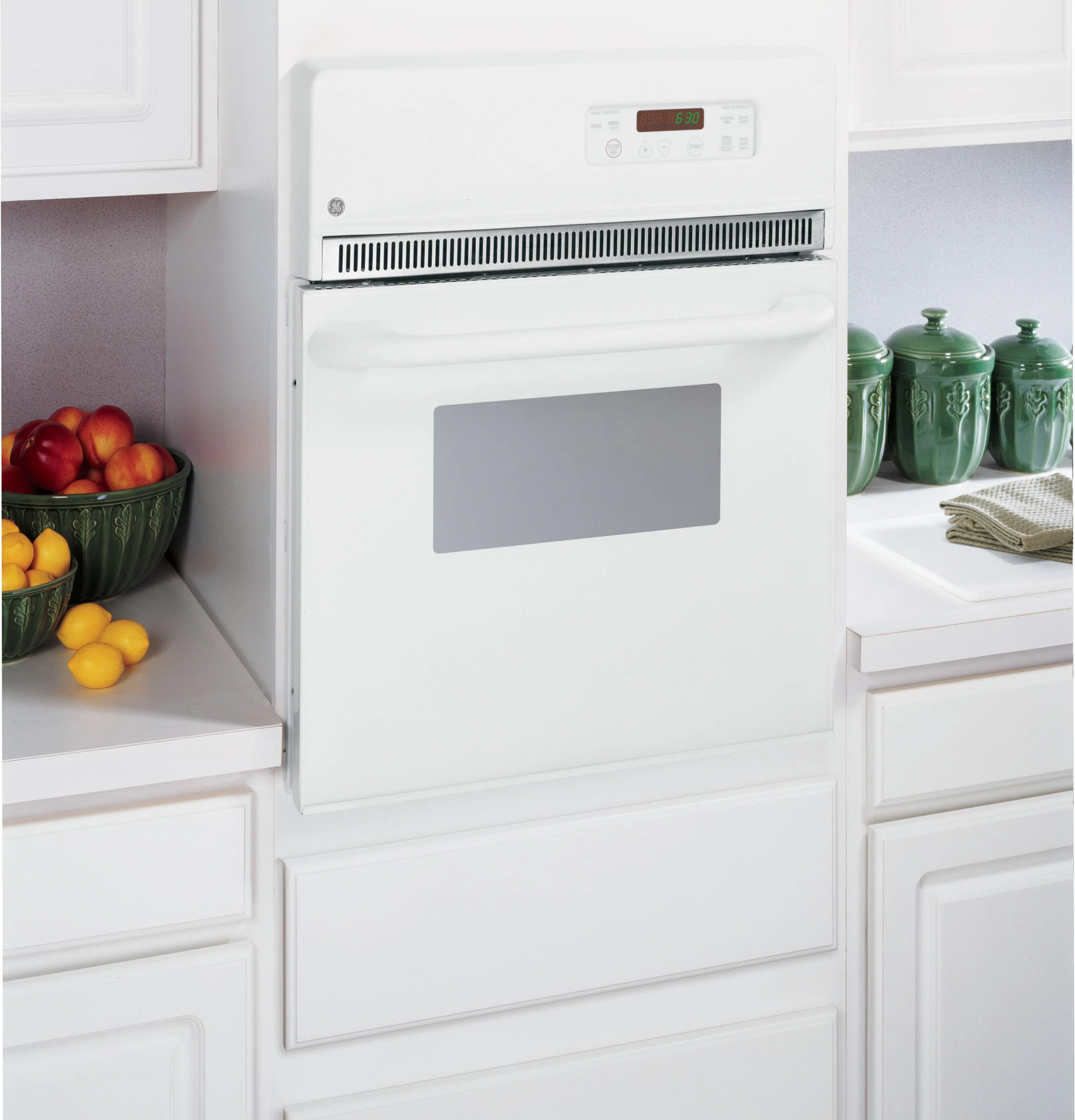 GE APPLIANCES JRP20WJWW GE(R) 24 Electric Single Self-Cleaning Wall Oven