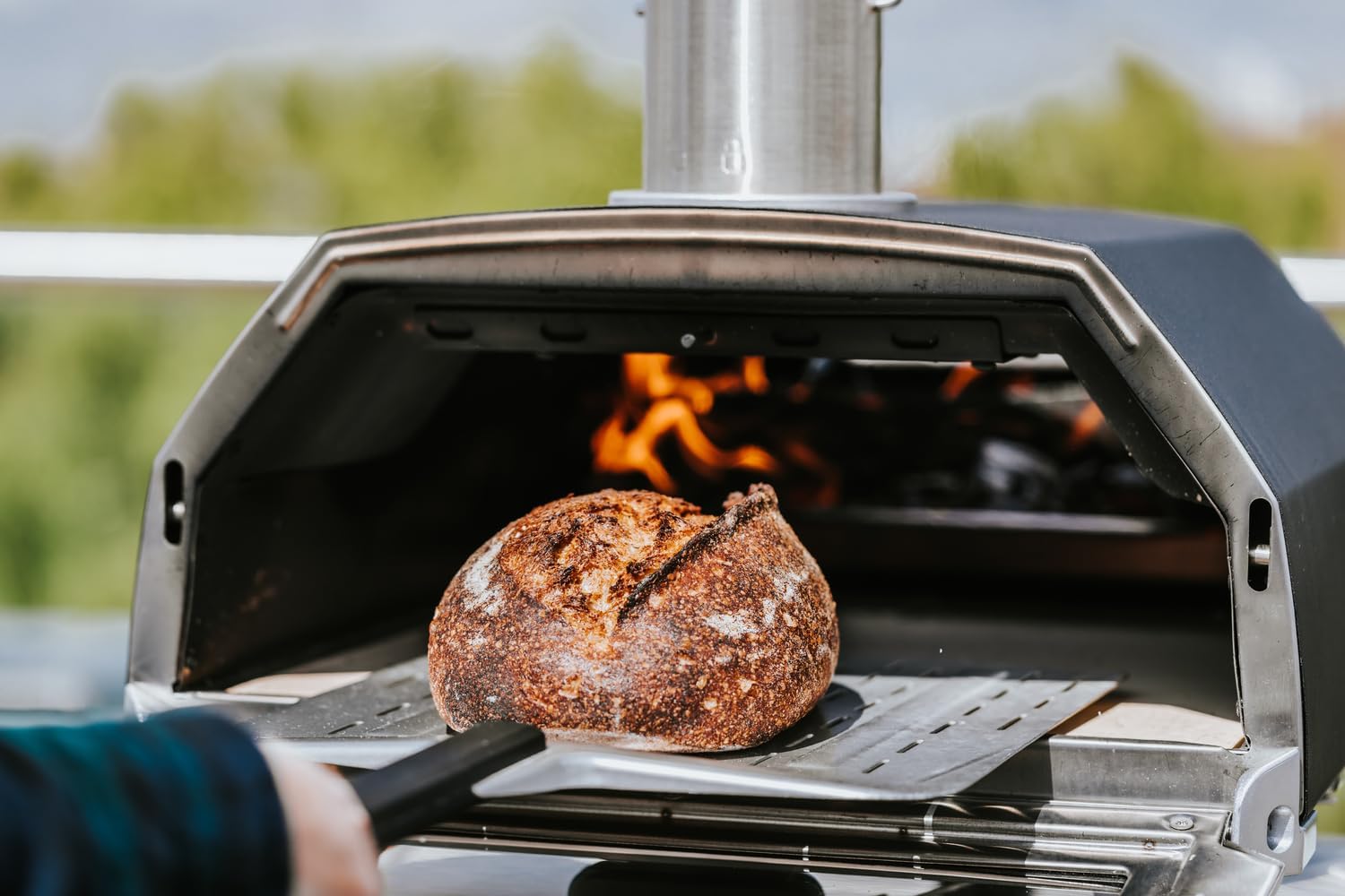 ooni Karu 16 Multi-Fuel Outdoor Pizza Oven - Wood and Gas Fired Oven - Outdoor Cooking Pizza Oven - Fire and Stonebaked Pizza Oven for Authentic Homemade Pizzas - Dual Fuel Pizza Maker