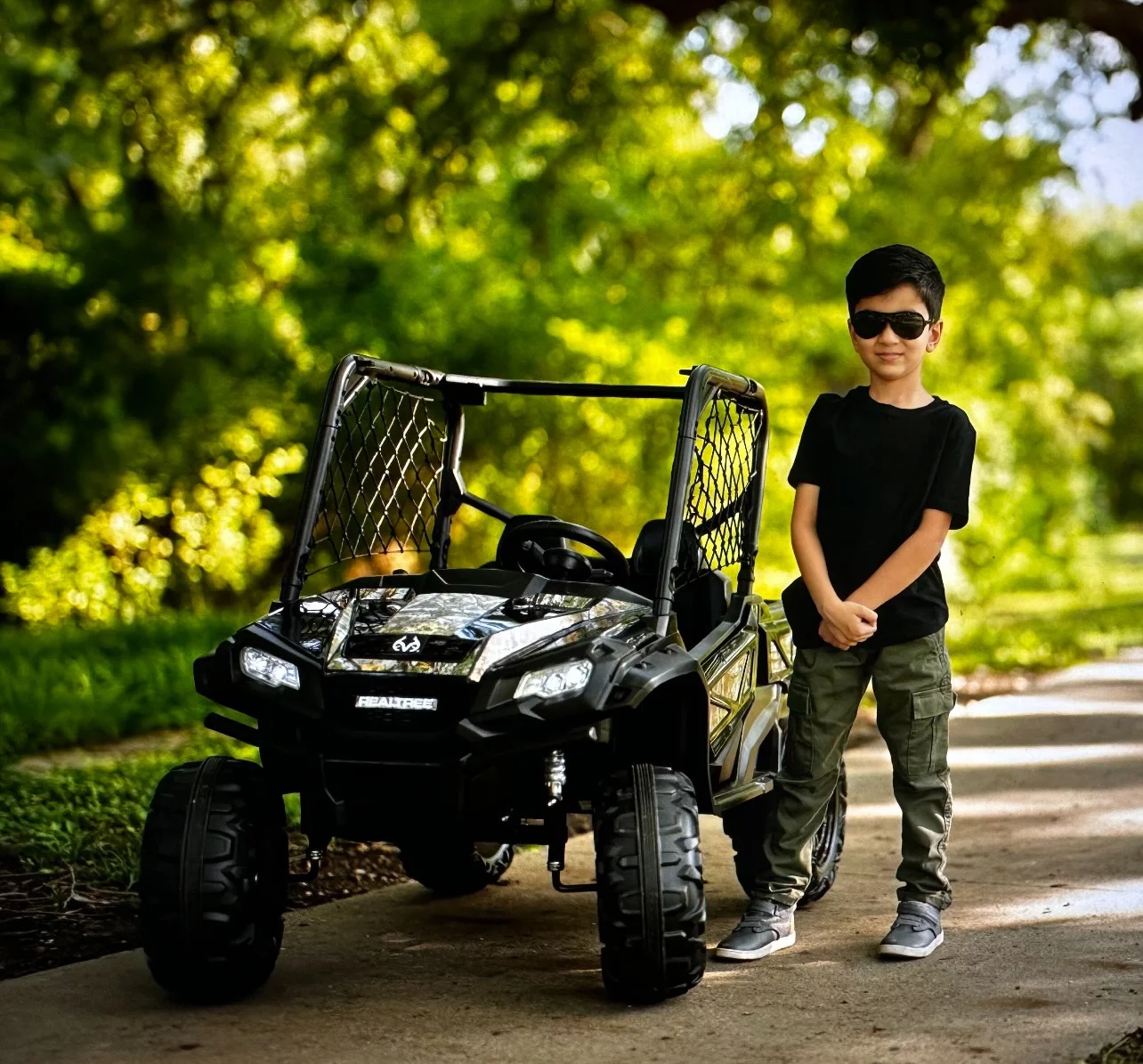Realtree XD UTV 24V battery-operated ride-on with remote, MP3,USB for Kids 3+ years