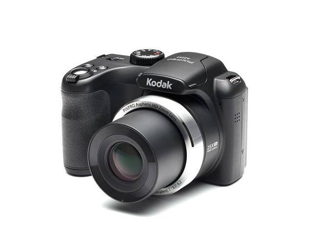 Kodak PIXPRO AZ252 Astro Zoom Digital Camera (Black) Bundle