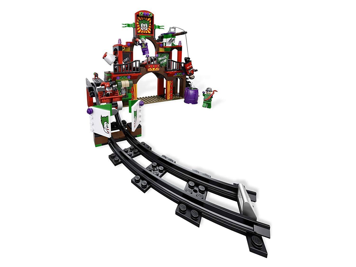 LEGO DC Comics Super Heroes 6857 - The Dynamic Duo Funhouse Escape
