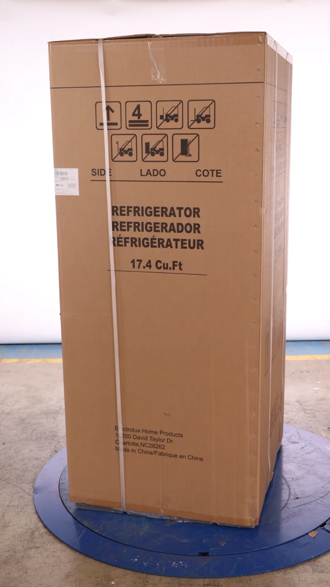 FRIGIDAIRE 33 IN 17.4 CU FT. STAINLESS STEEL FRENCH FOUR DOOR REFRIGERATOR WITH ADJUSTABLE FREEZER S