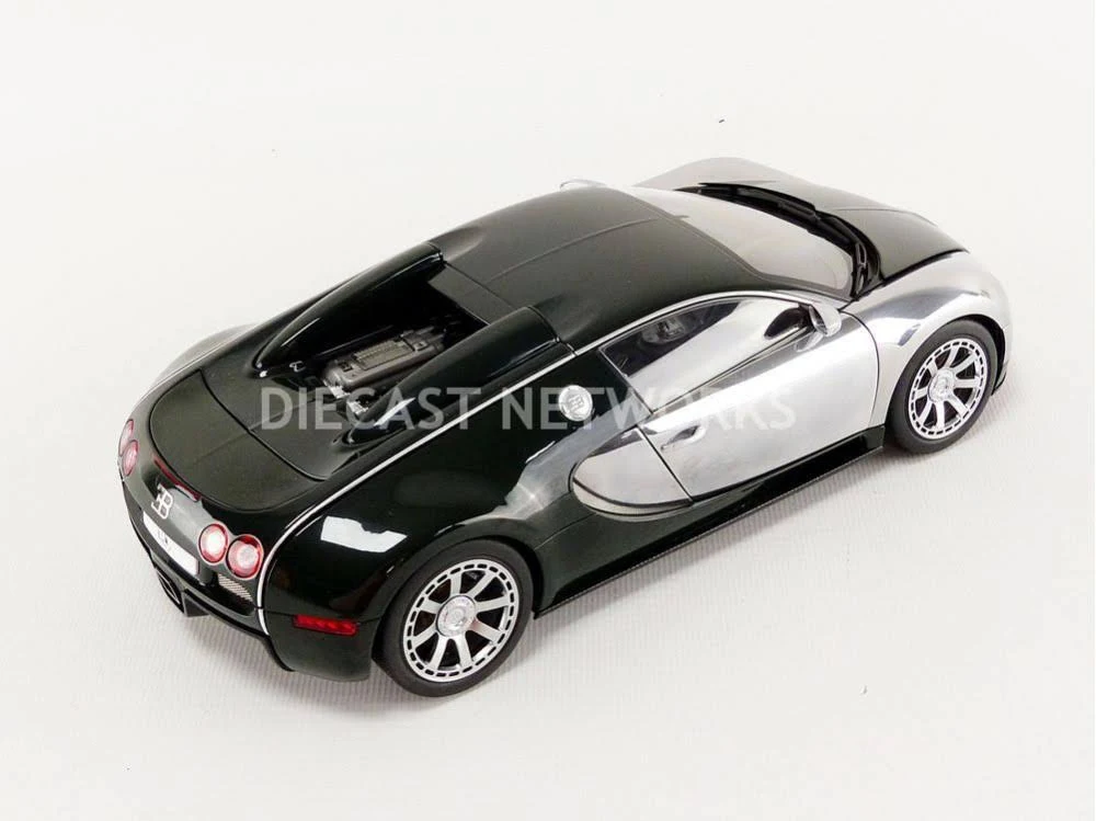 AUTOart 70958 Bugatti Veyron L&EDITION Centenaire 1/18 Racing Green / Campbell