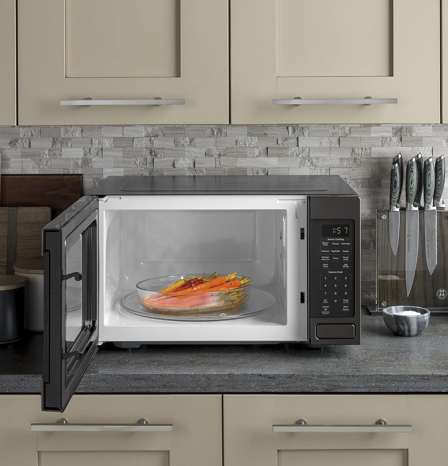 GE JES1657BMTS Microwave Oven, Black Stainless Steel, 13.625 in
