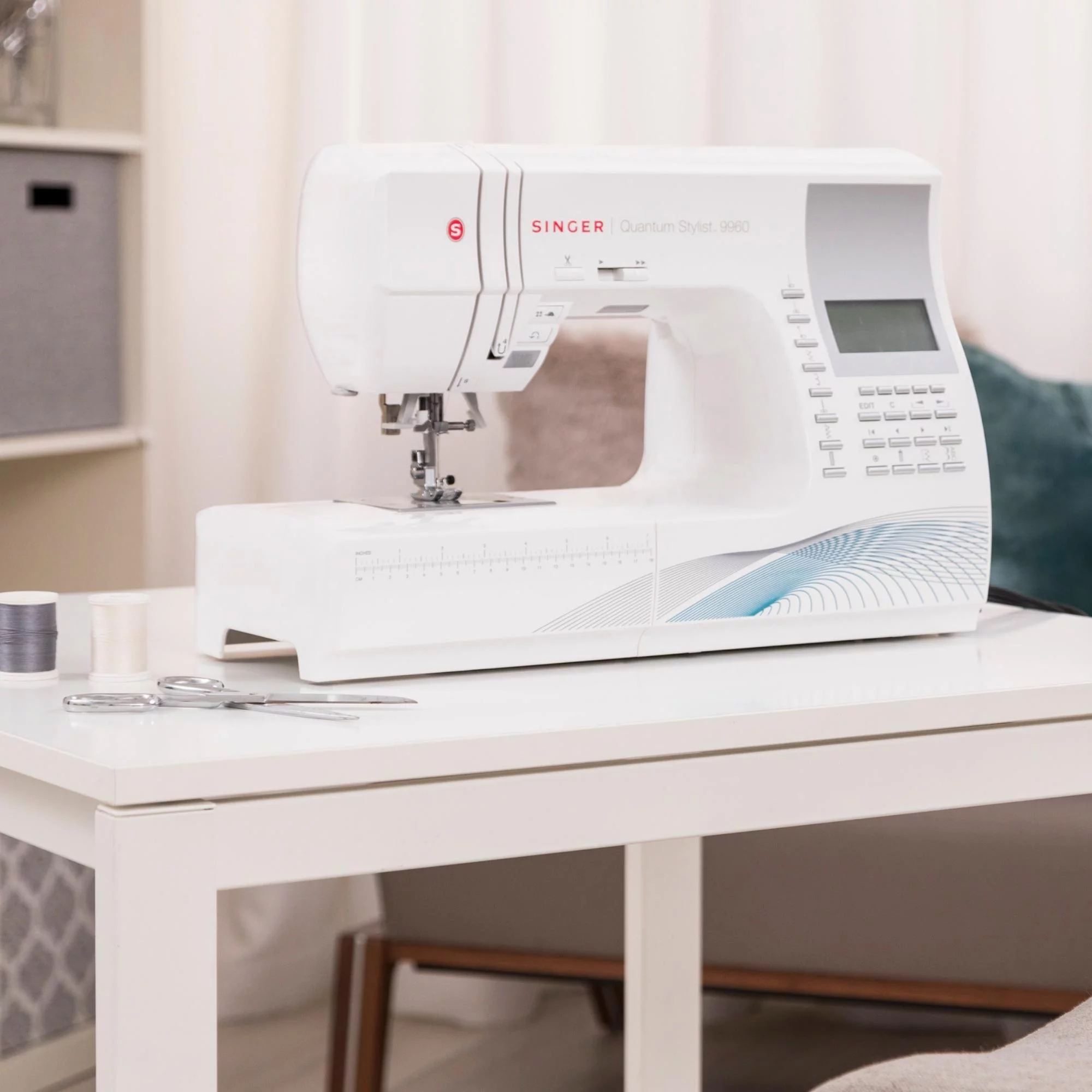 Singer® 9960 Quantum Stylist™ Computerized Sewing Machine With Accessory Kit, Extension Table - 600 Stitches & Electronic Auto Pilot Mode
