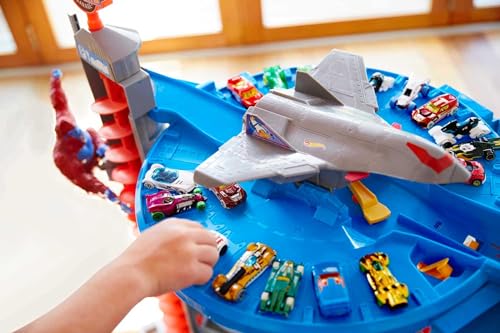 Hot Wheels Toy Car Track Set & 4 1:64 Scale Cars, Super Ultimate Garage, 3+ ft Tall with Motorized Gorilla & Storage for 140 Cars (Amazon Exclusive)