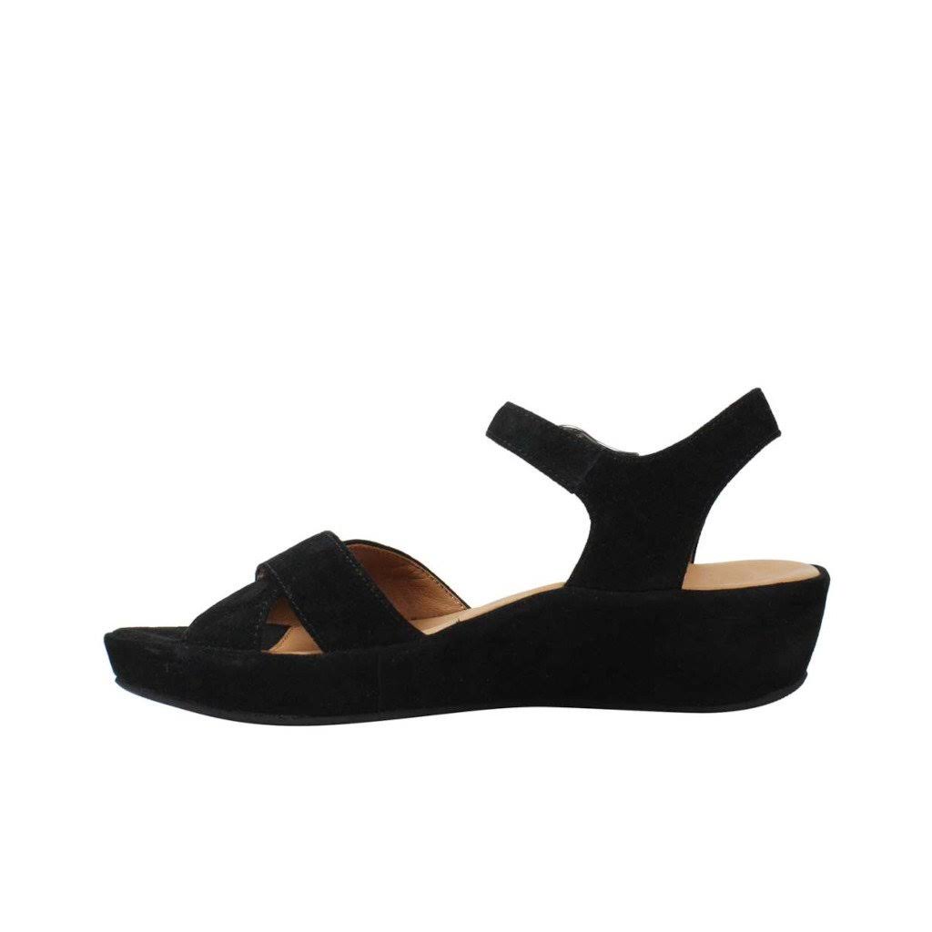 L&Amour des Pieds- Casimiro Black Suede / 10