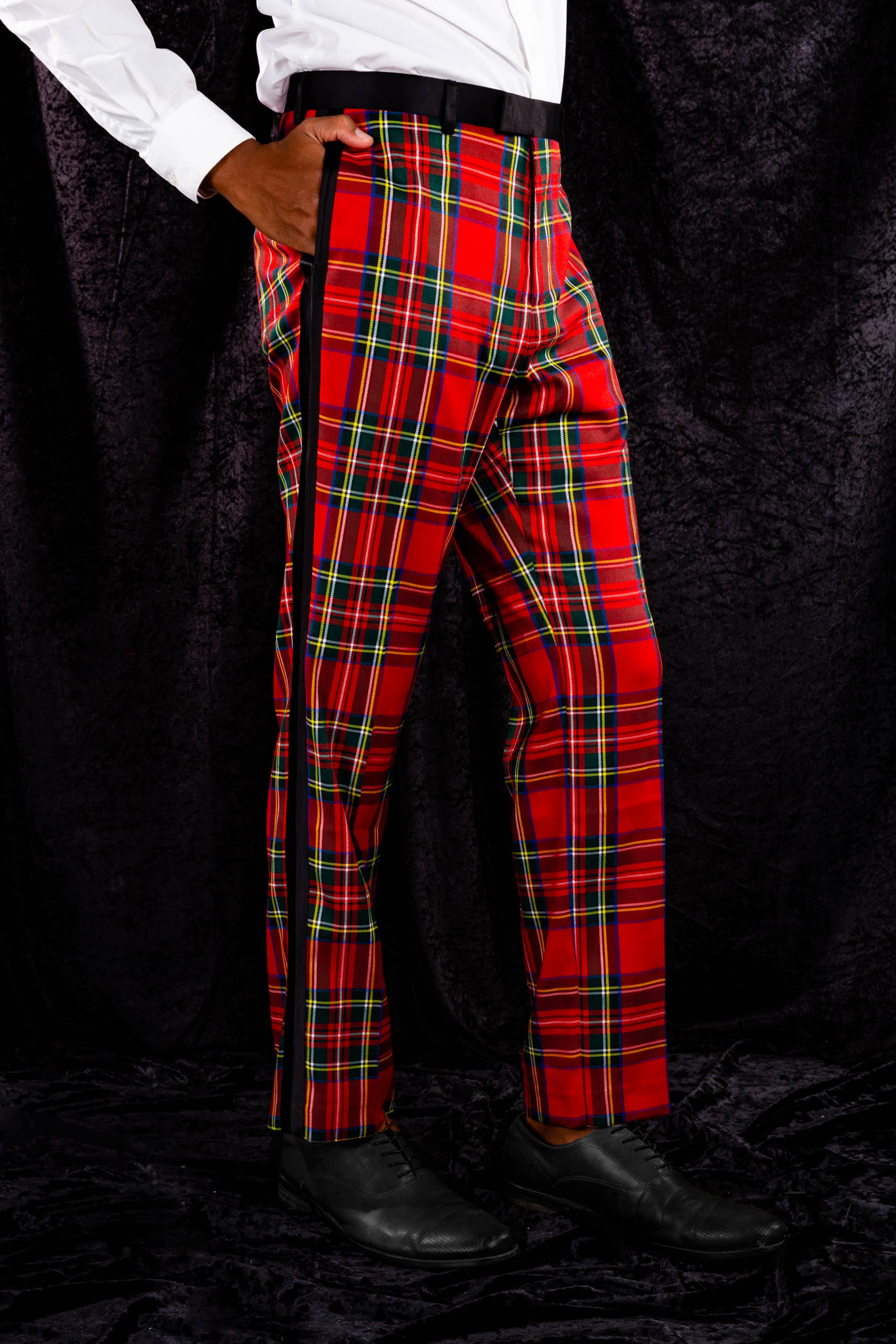 The Rockefeller | Tartan Plaid Tuxedo | Size 50 | Black/Red | Shinesty