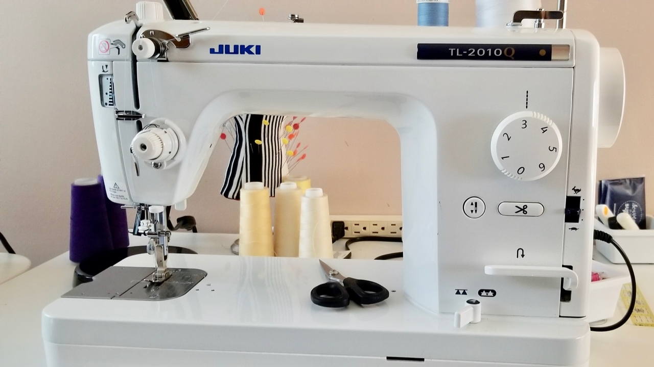 Juki TL-2010Q 1-Needle, Lockstitch, Portable Sewing Machine