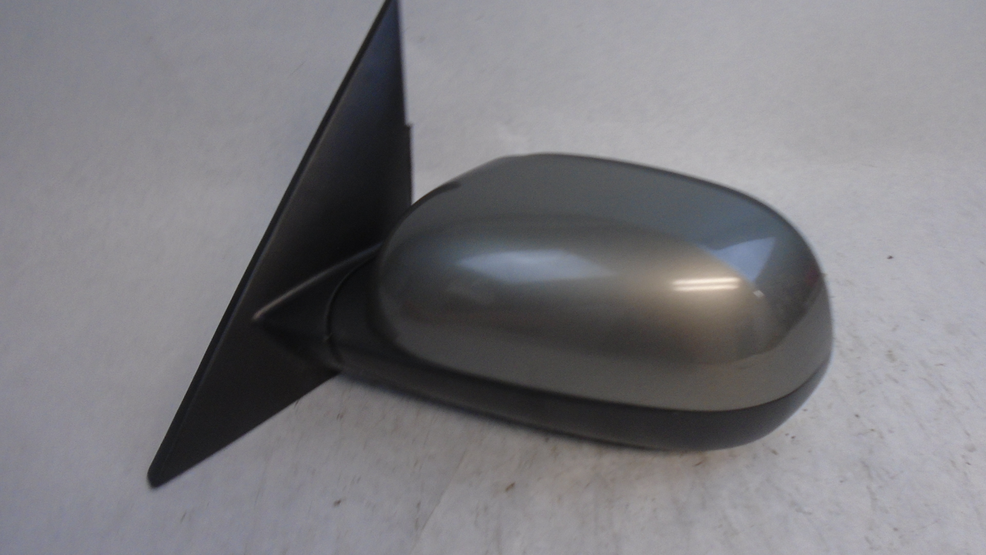 Pre-Owned 2014-2019 Kia Soul Left LH Driver Power Heated Door Mirror Gray OEM LKQ (Good)
